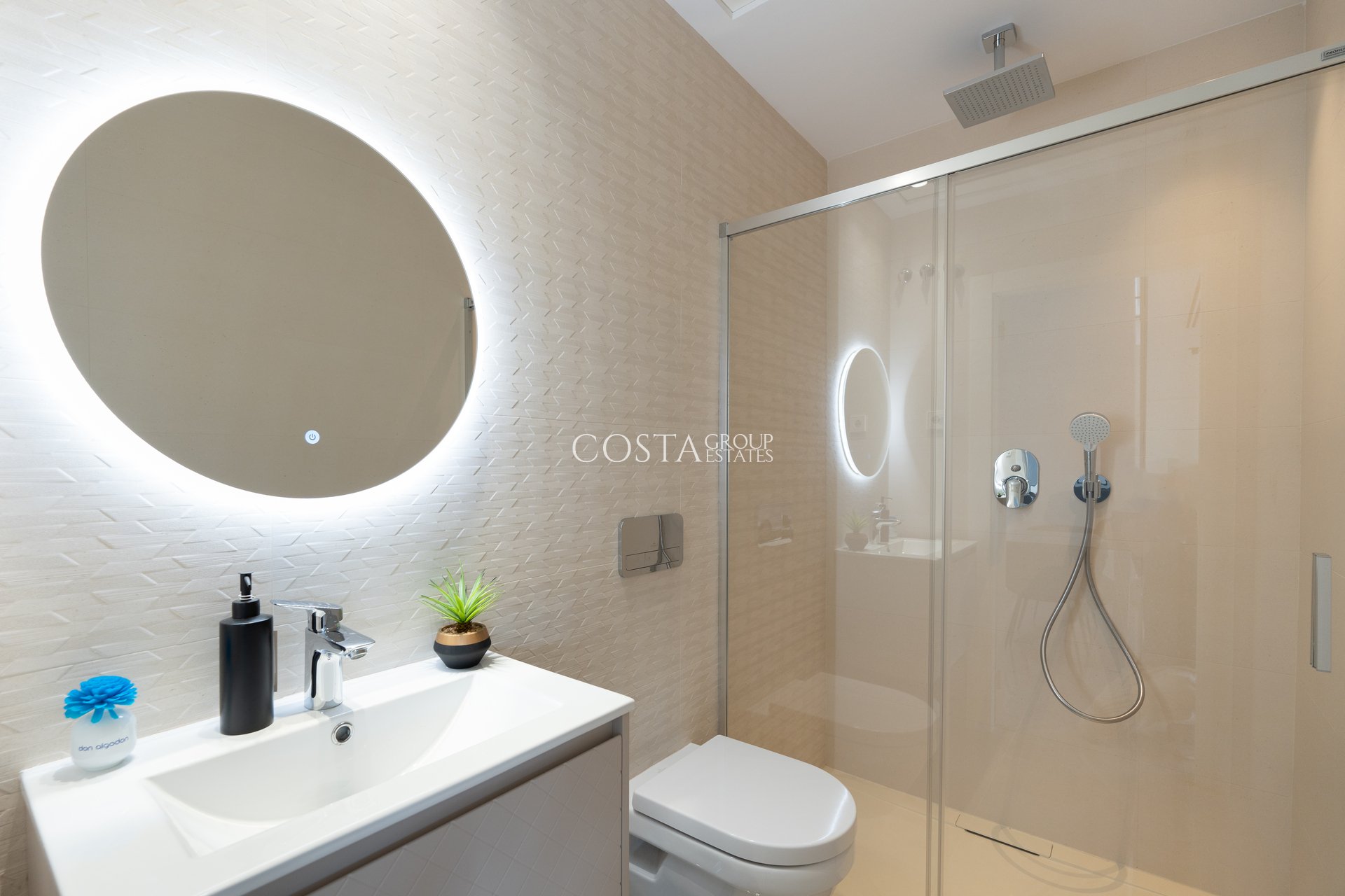 Neue Gebäude - terraced -
Elche - Corte Ingles