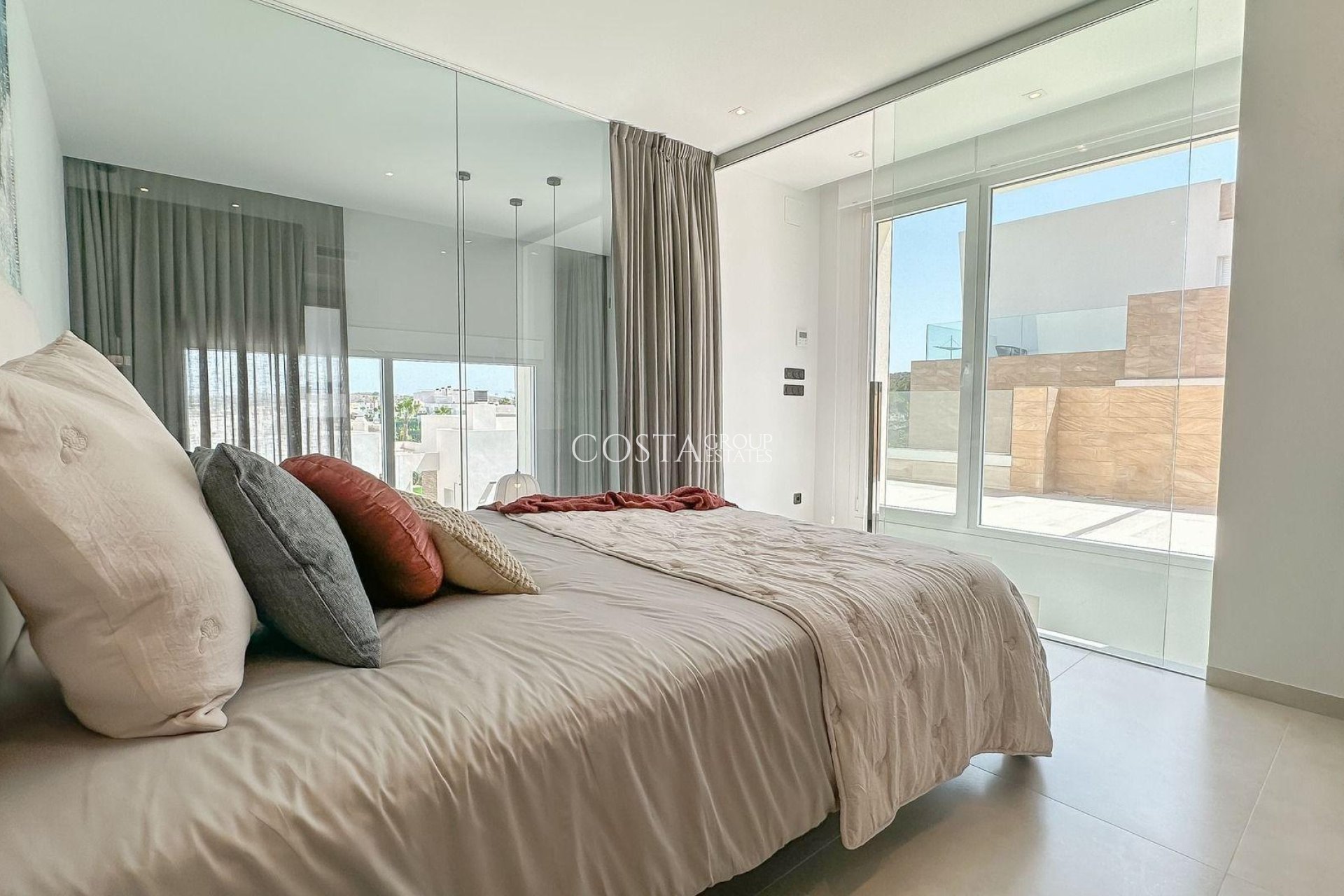 Neue Gebäude - Villa -
Algorfa - La Finca Golf