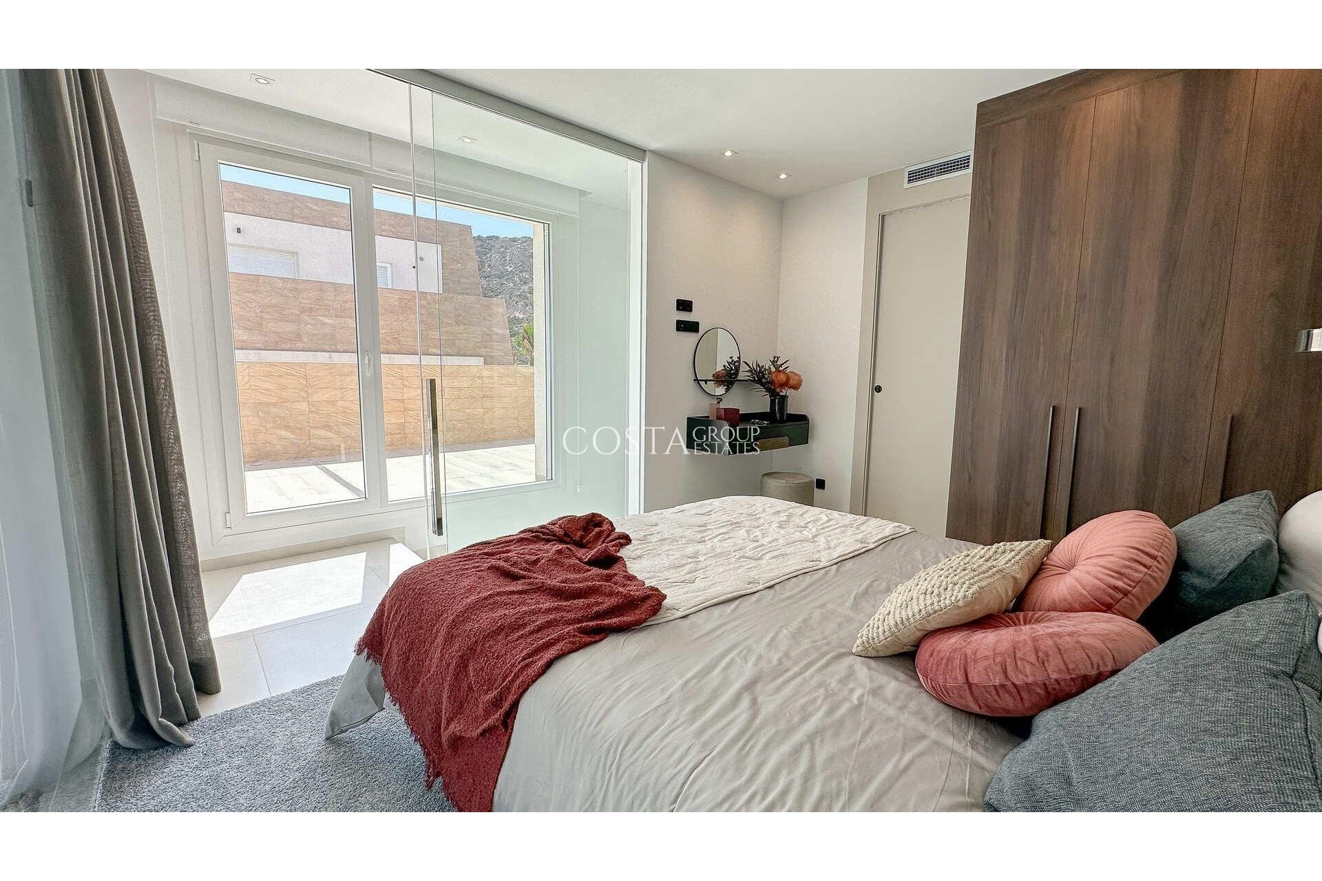 Neue Gebäude - Villa -
Algorfa - La Finca Golf