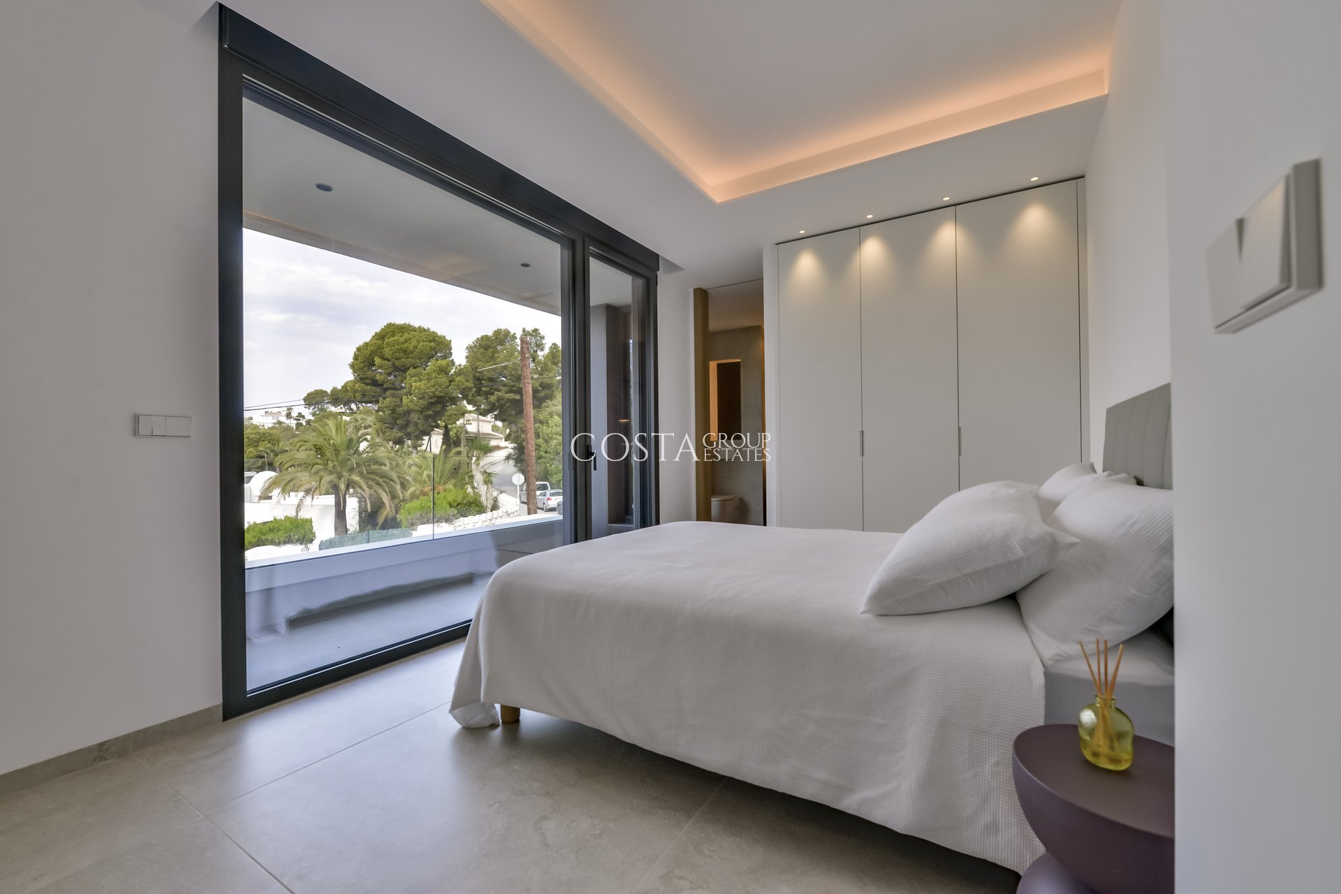 Neue Gebäude - Villa -
Altea