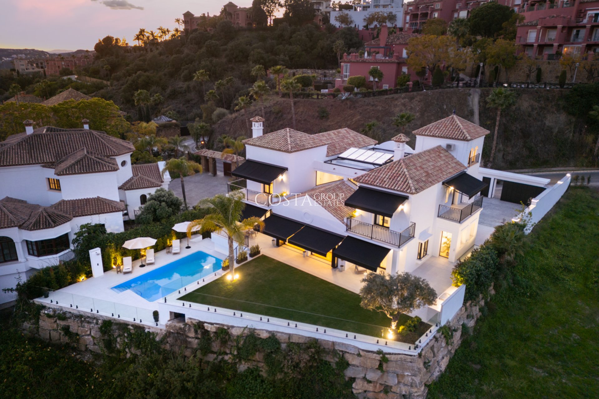 Neue Gebäude - Villa -
Benahavís