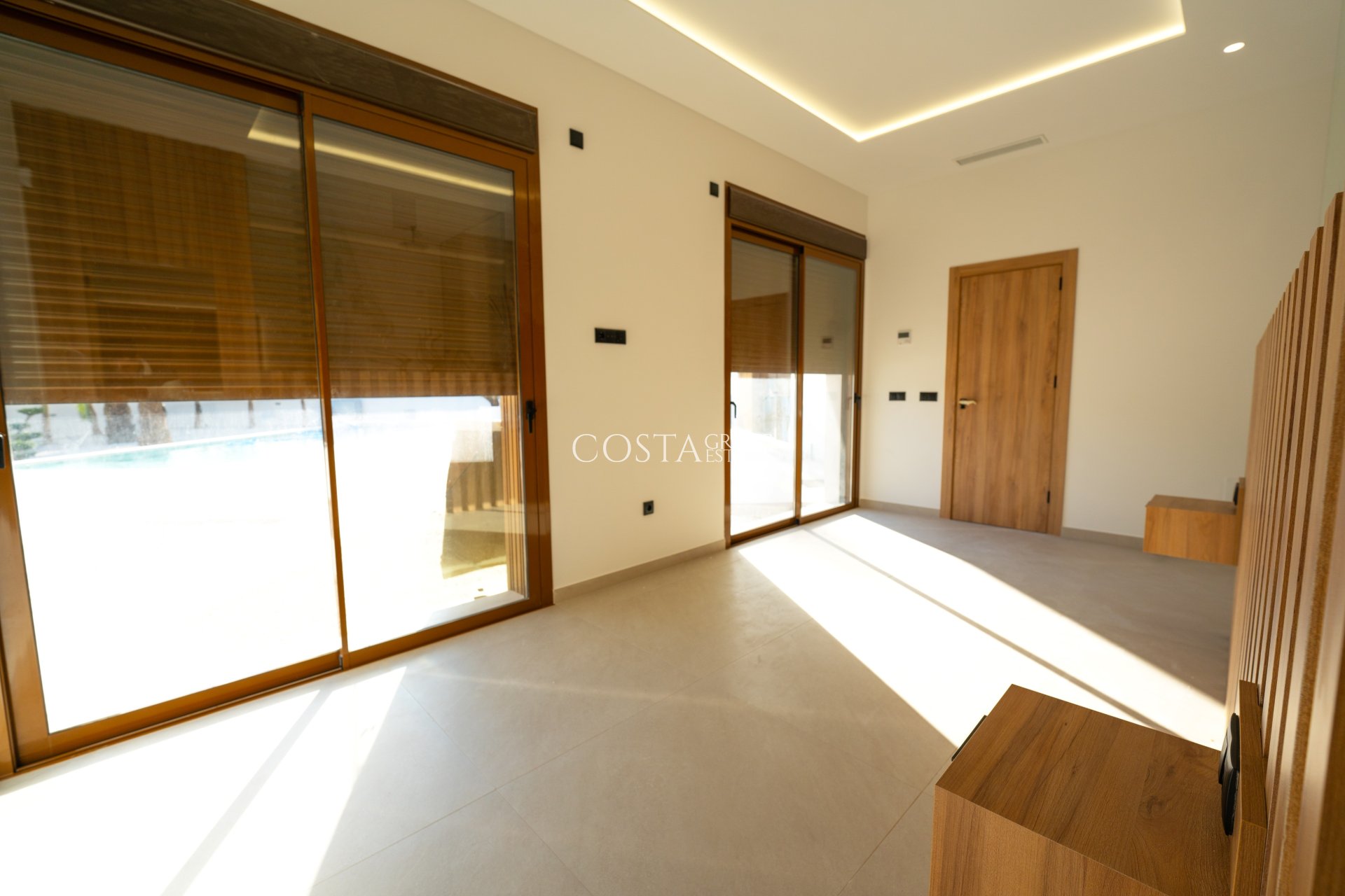 Neue Gebäude - Villa -
Benejúzar