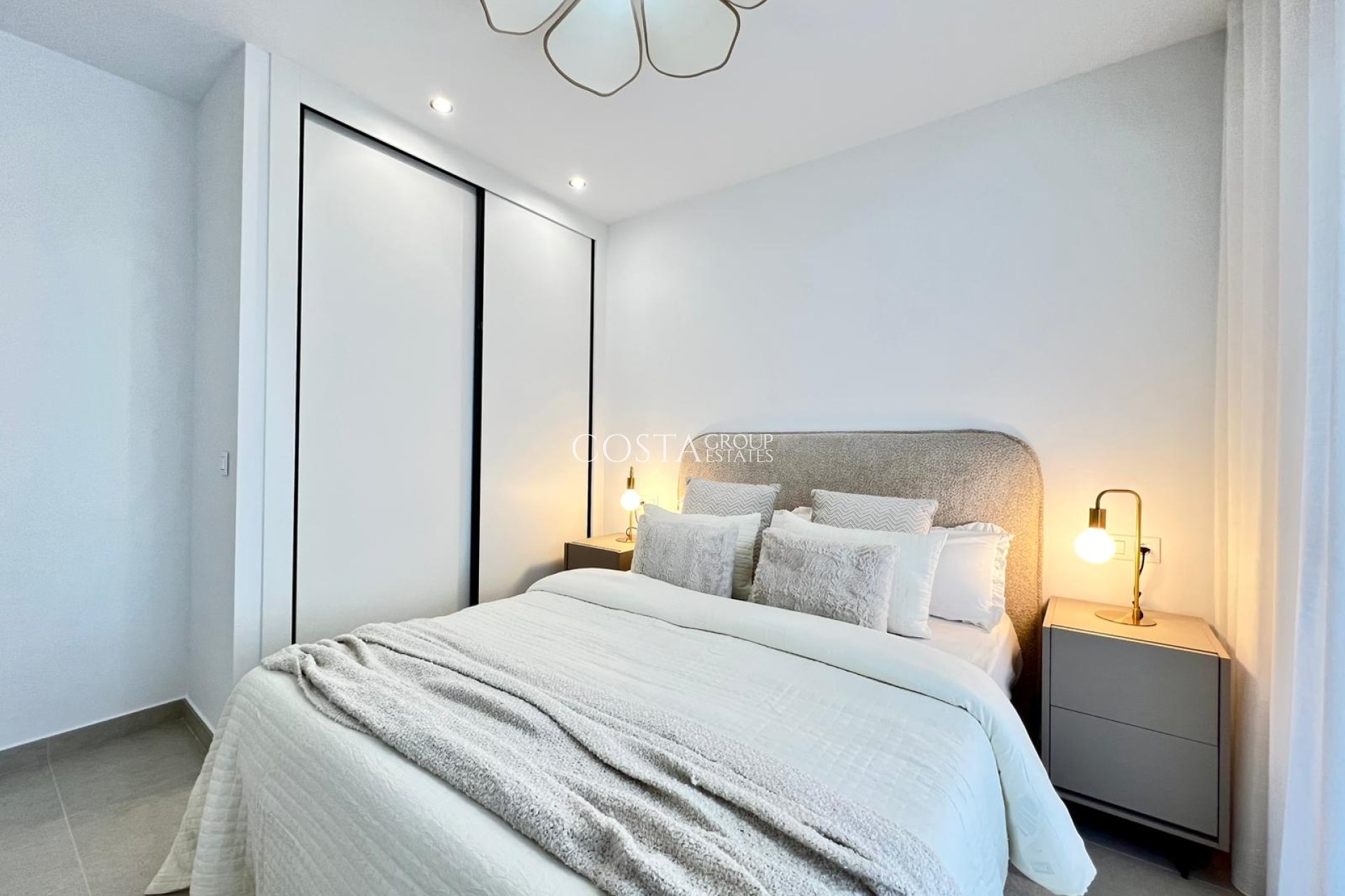 Neue Gebäude - Villa -
Benferri