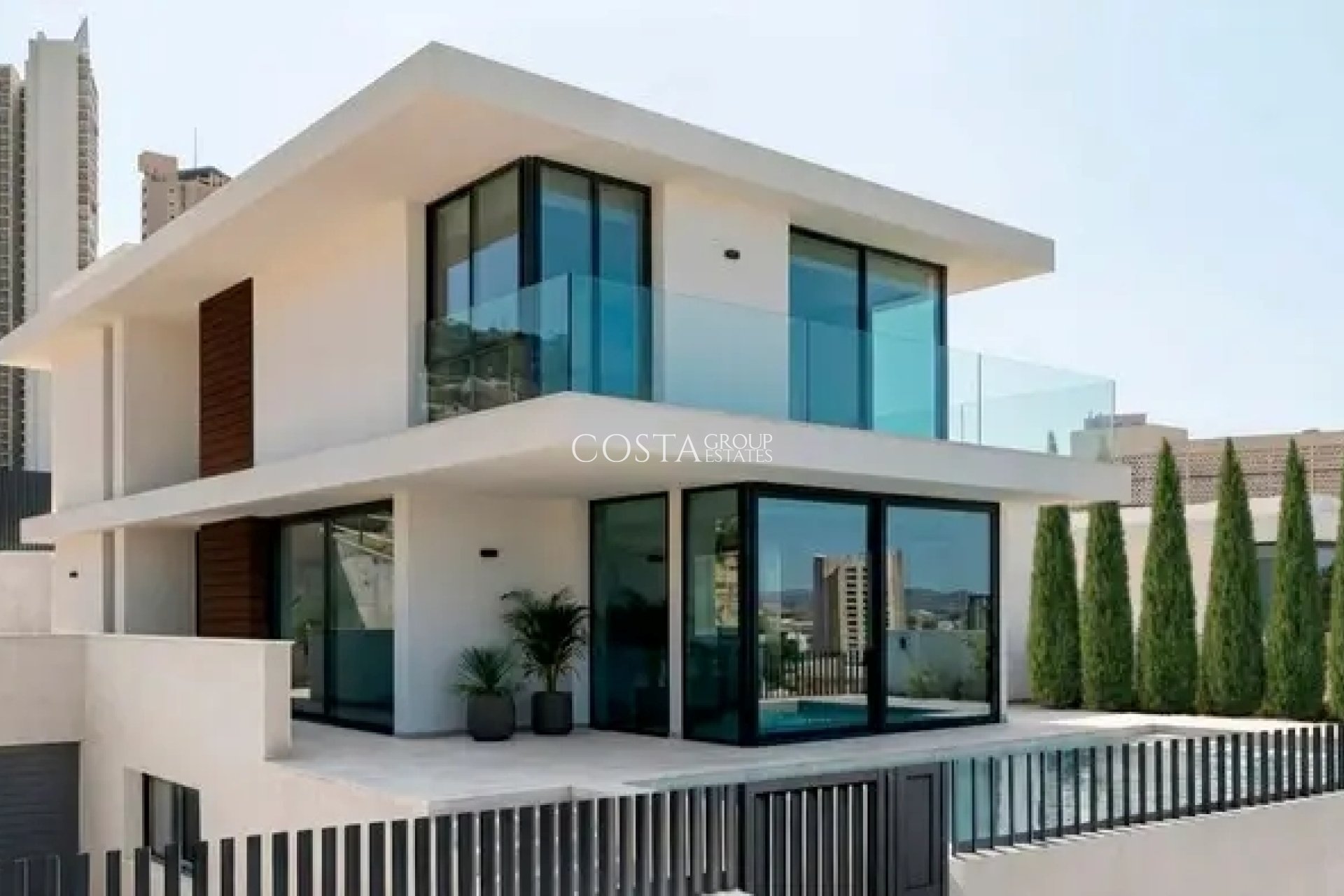 Neue Gebäude - Villa -
Benidorm