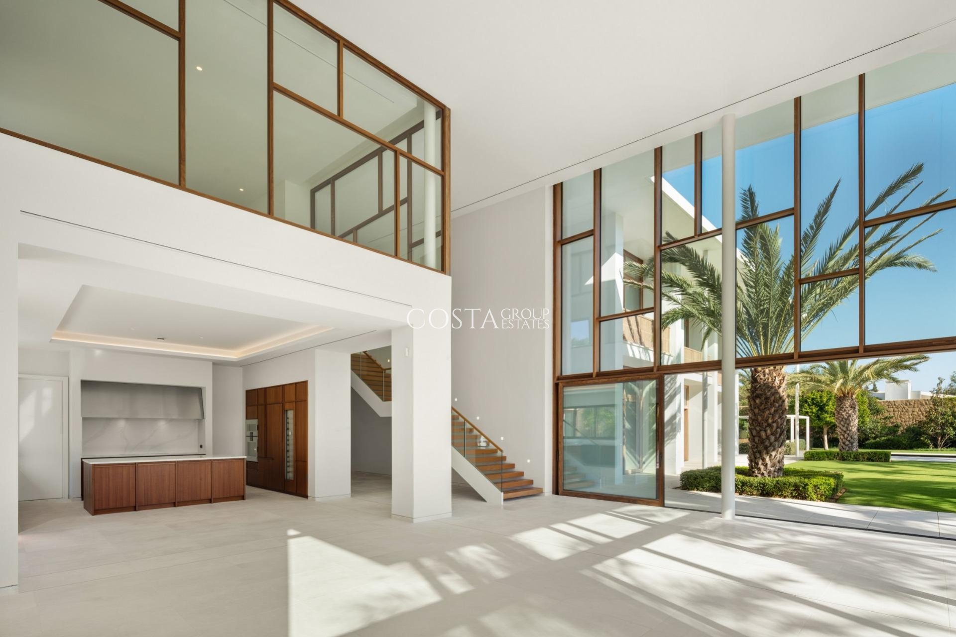 Neue Gebäude - Villa -
Casares - Pedregales