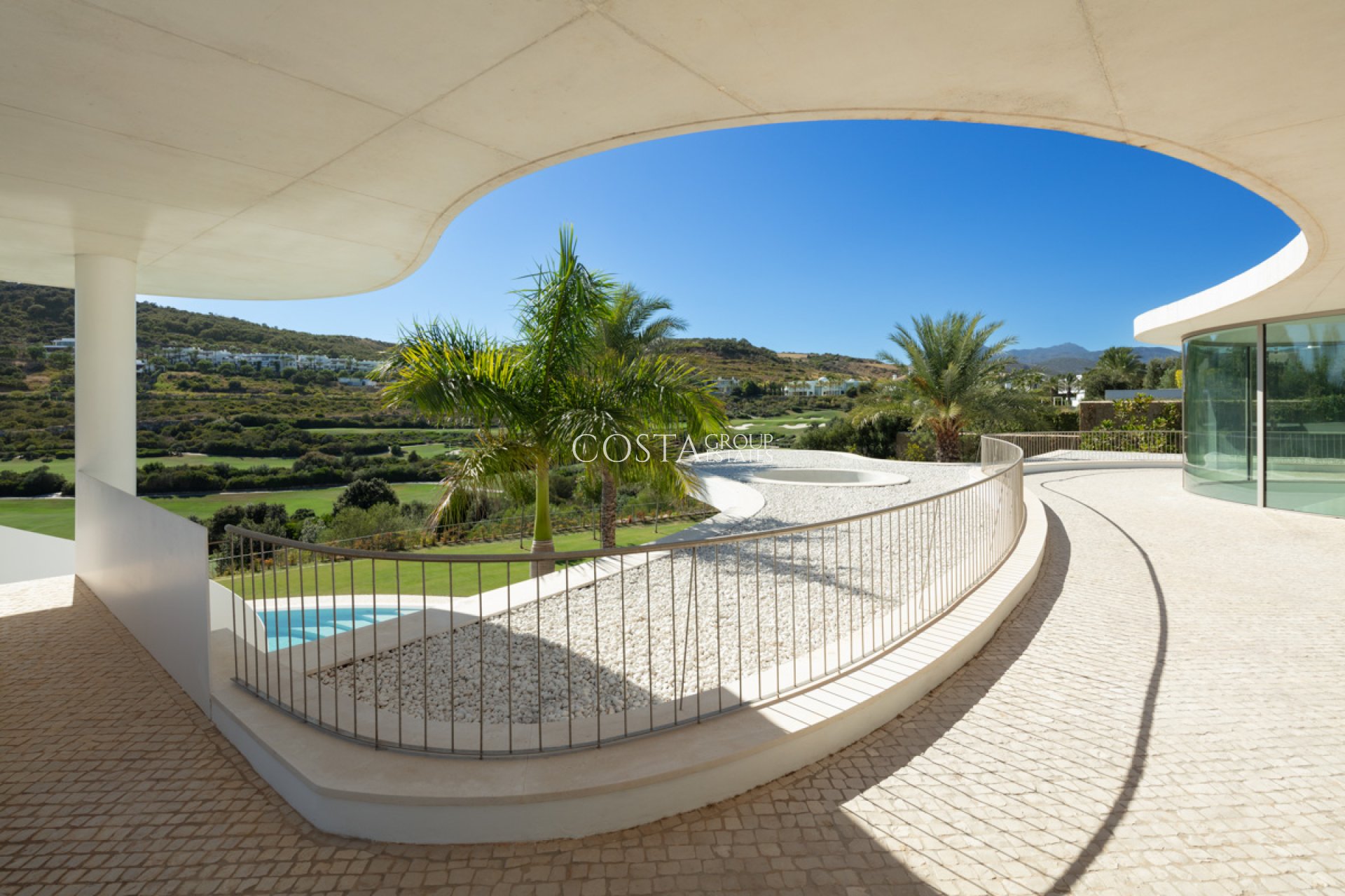Neue Gebäude - Villa -
Casares
