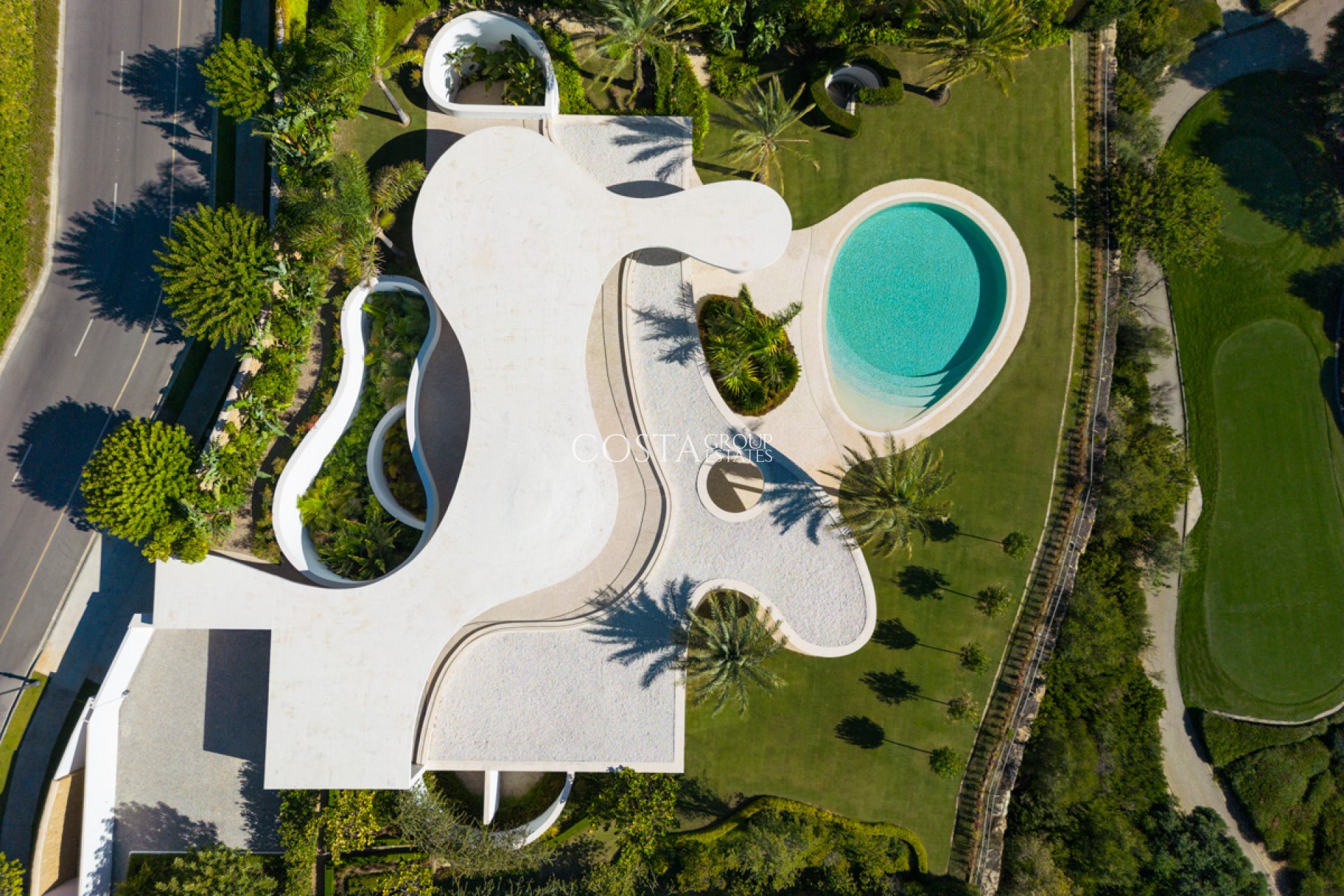 Neue Gebäude - Villa -
Casares