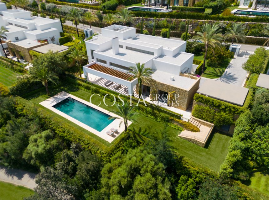Neue Gebäude - Villa -
Casares