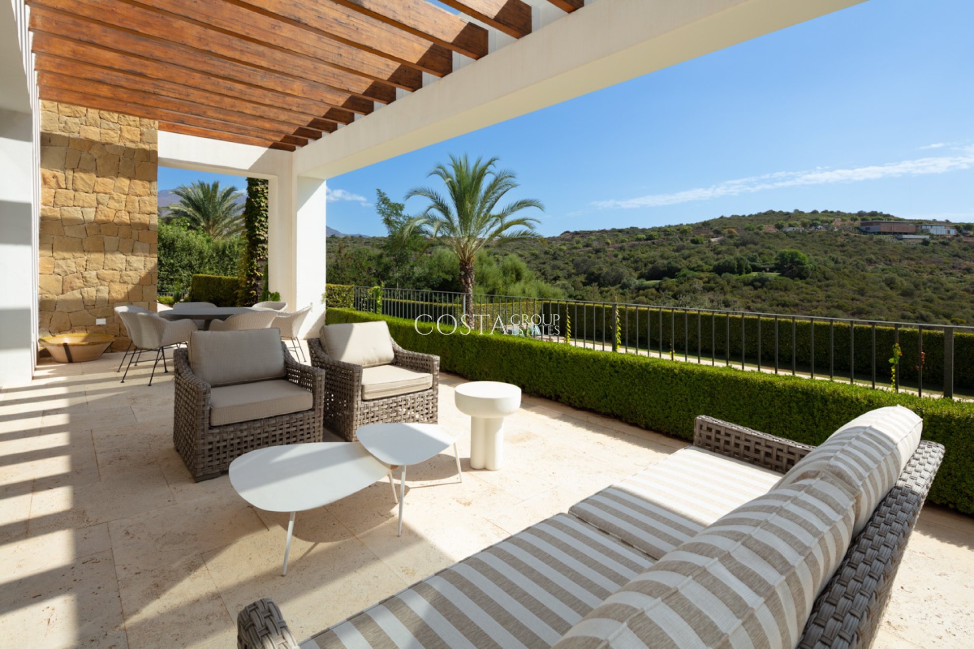 Neue Gebäude - Villa -
Casares
