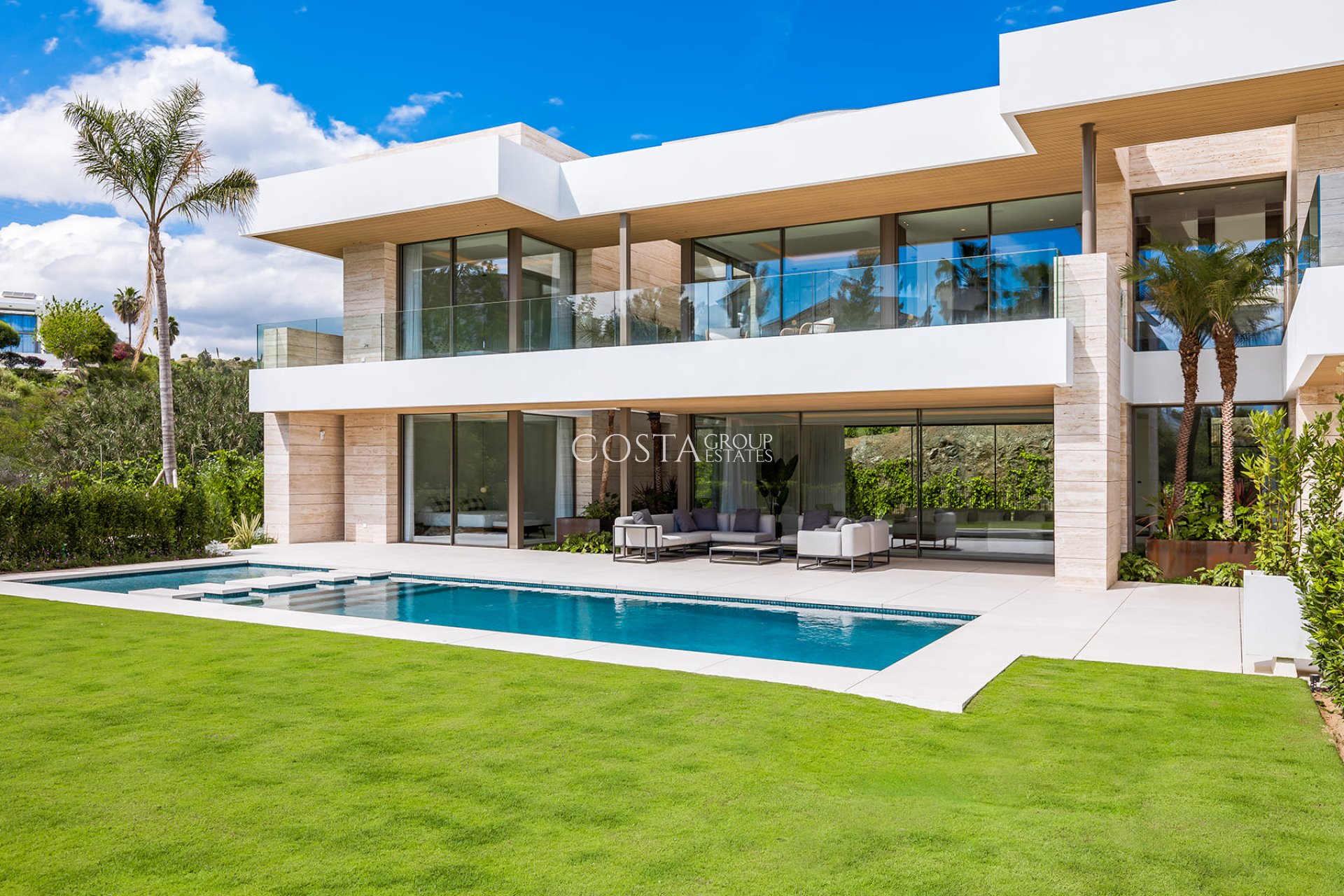 Neue Gebäude - Villa -
Cortés