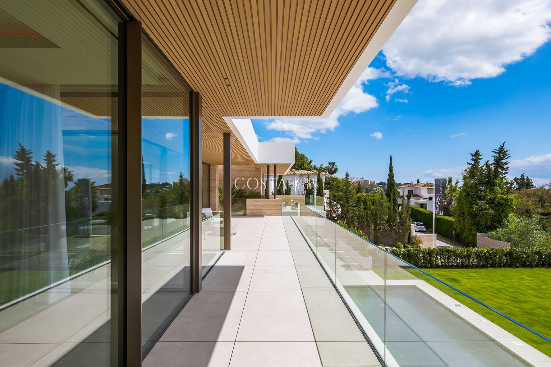 Neue Gebäude - Villa -
Cortés