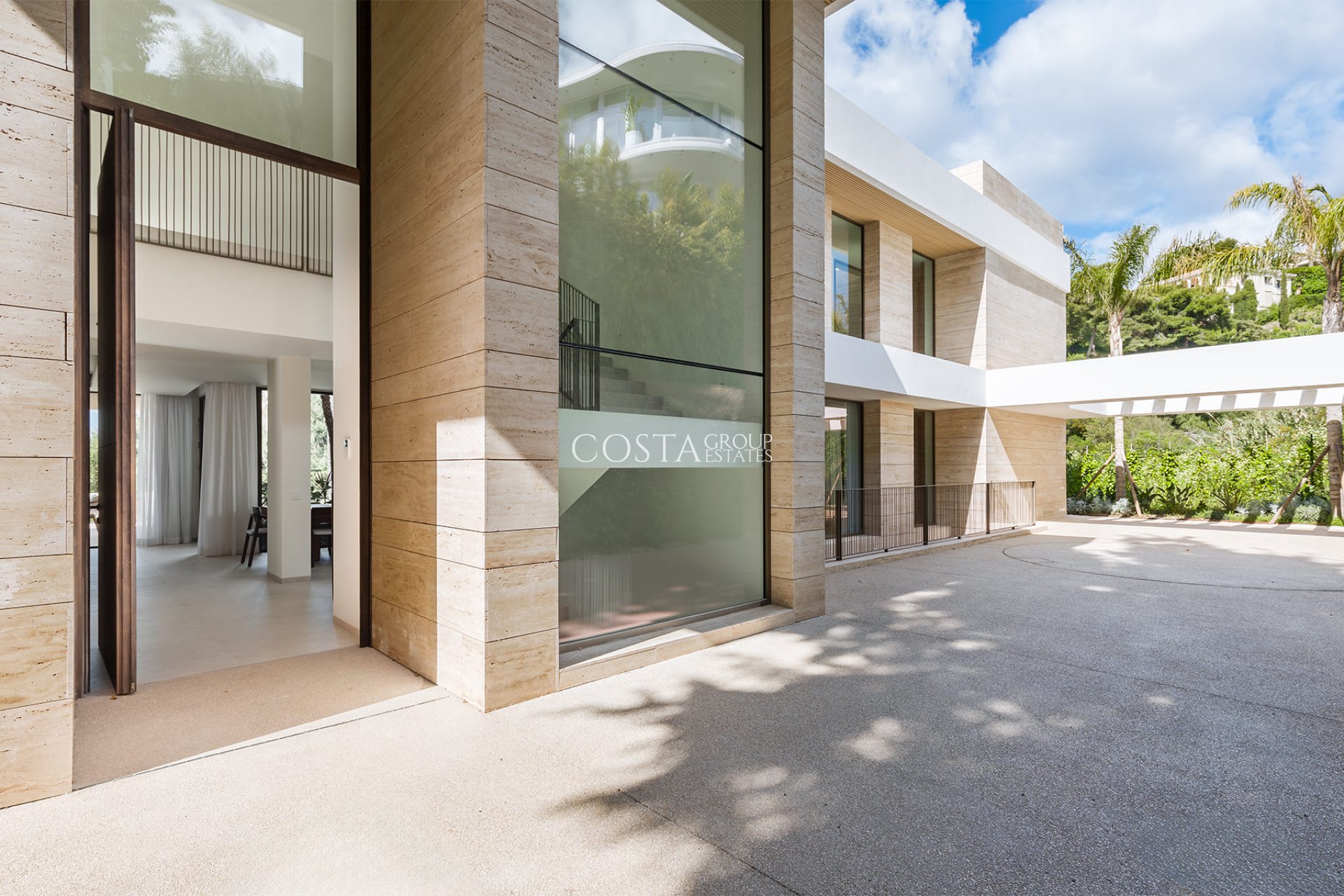 Neue Gebäude - Villa -
Cortés