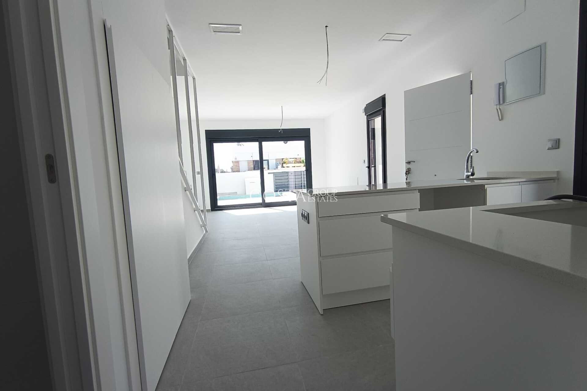 Neue Gebäude - Villa -
Daya Nueva