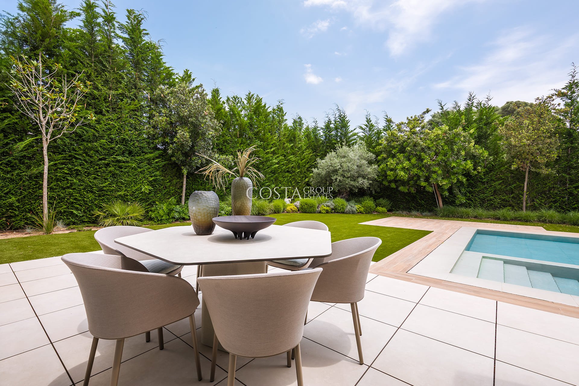 Neue Gebäude - Villa -
El Paraíso