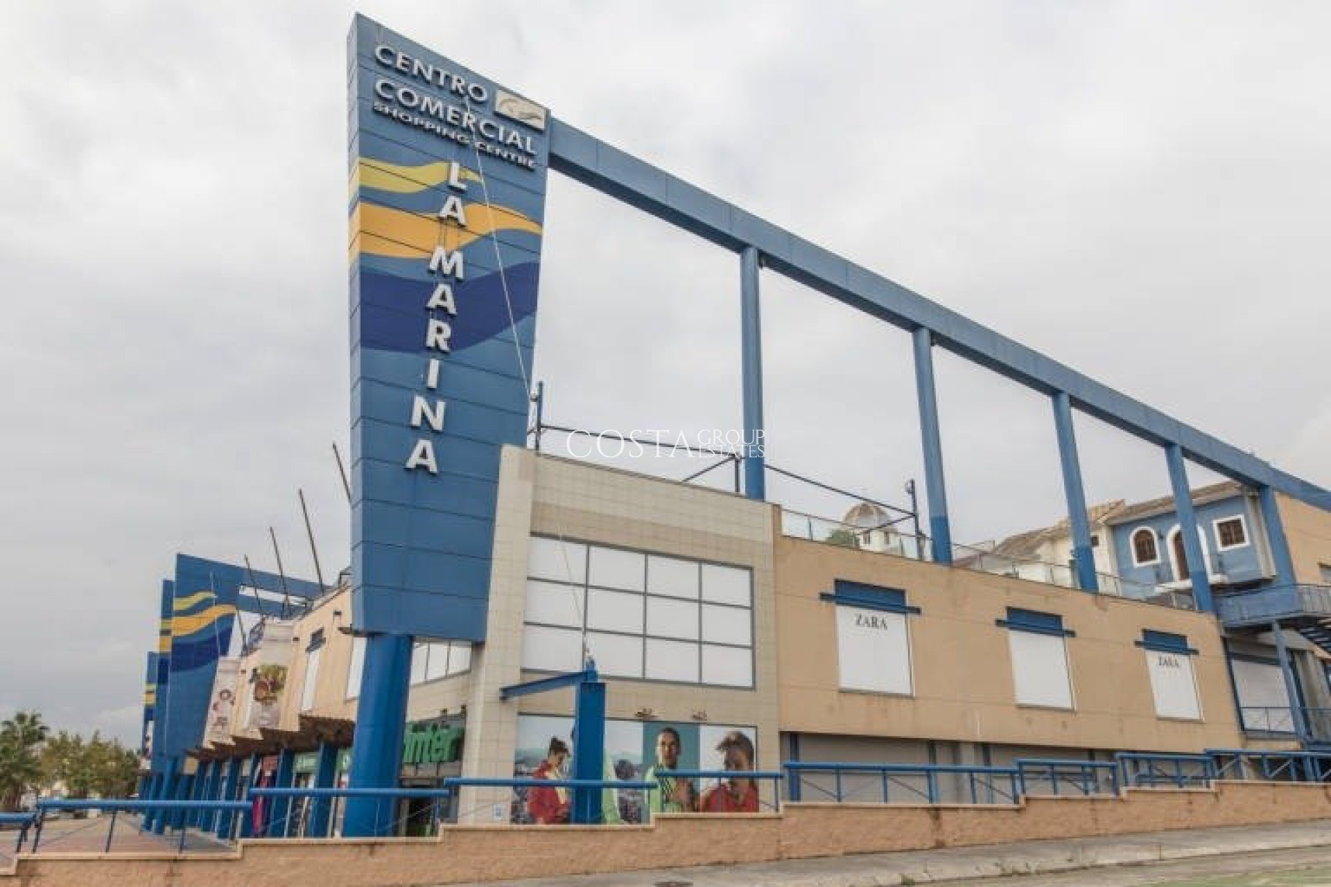 Neue Gebäude - Villa -
Finestrat