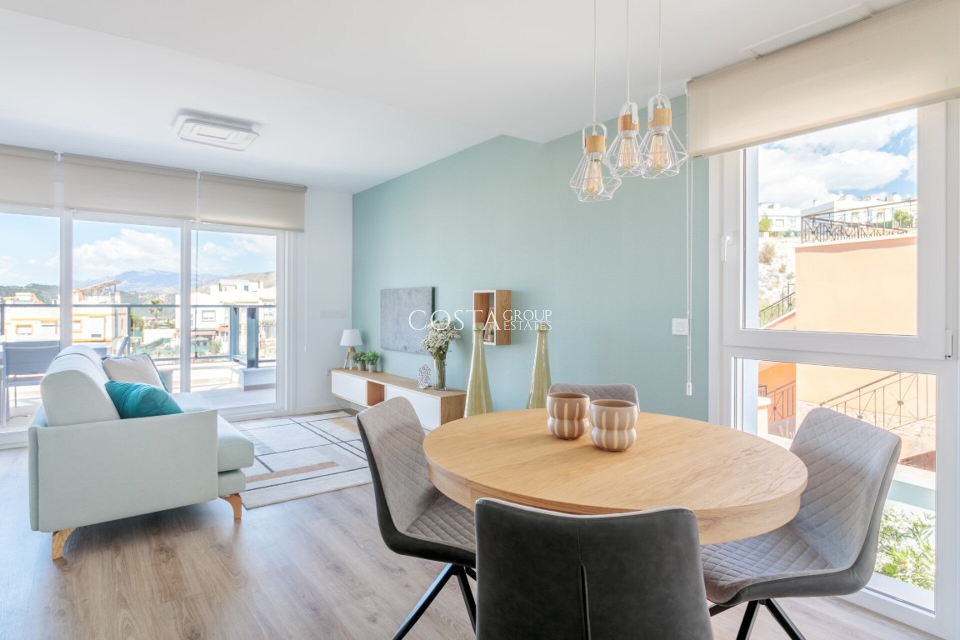 Neue Gebäude - Villa -
Finestrat