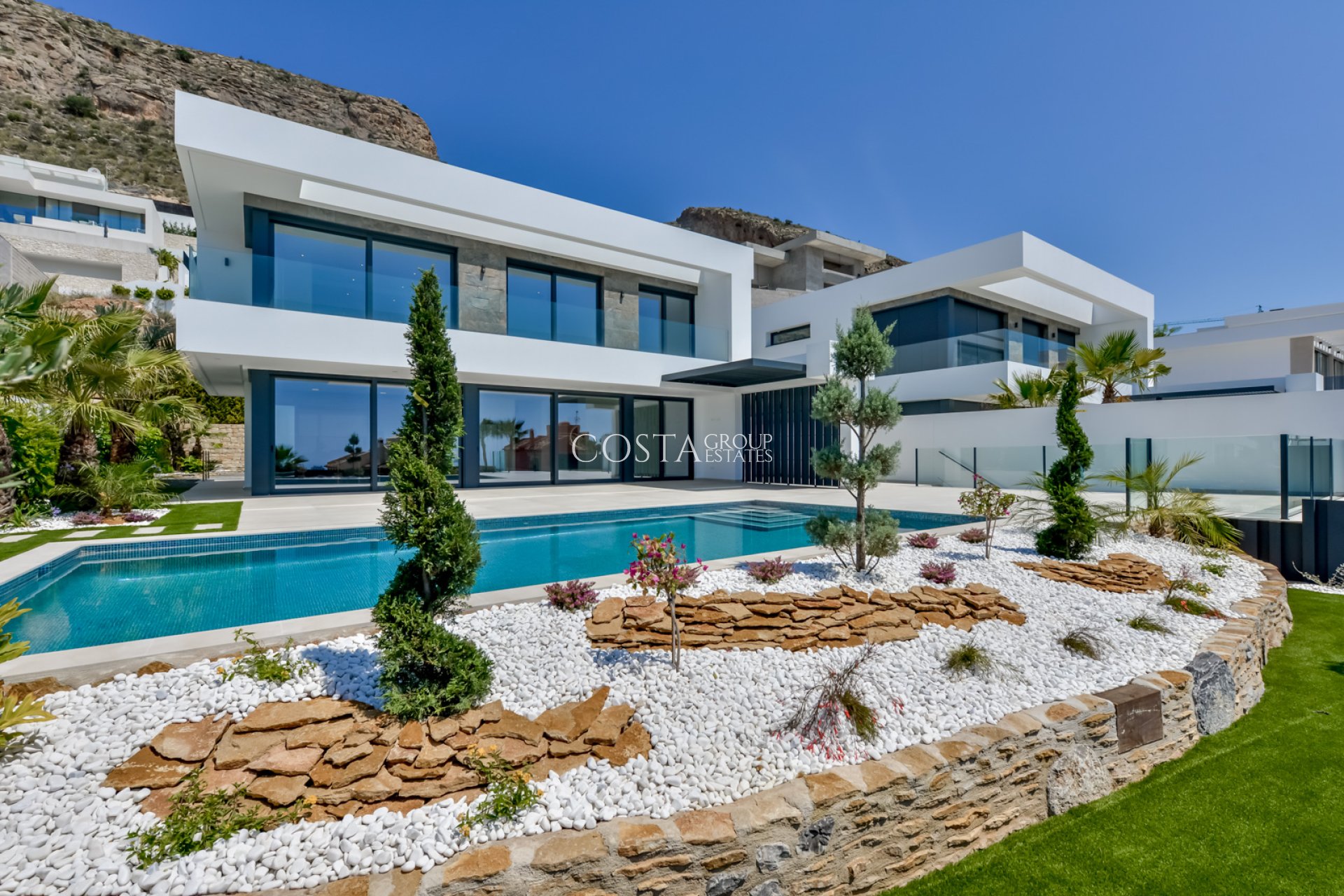 Neue Gebäude - Villa -
Finestrat