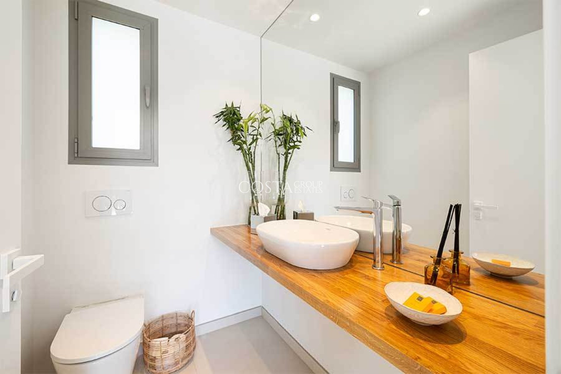 Neue Gebäude - Villa -
La Capellania