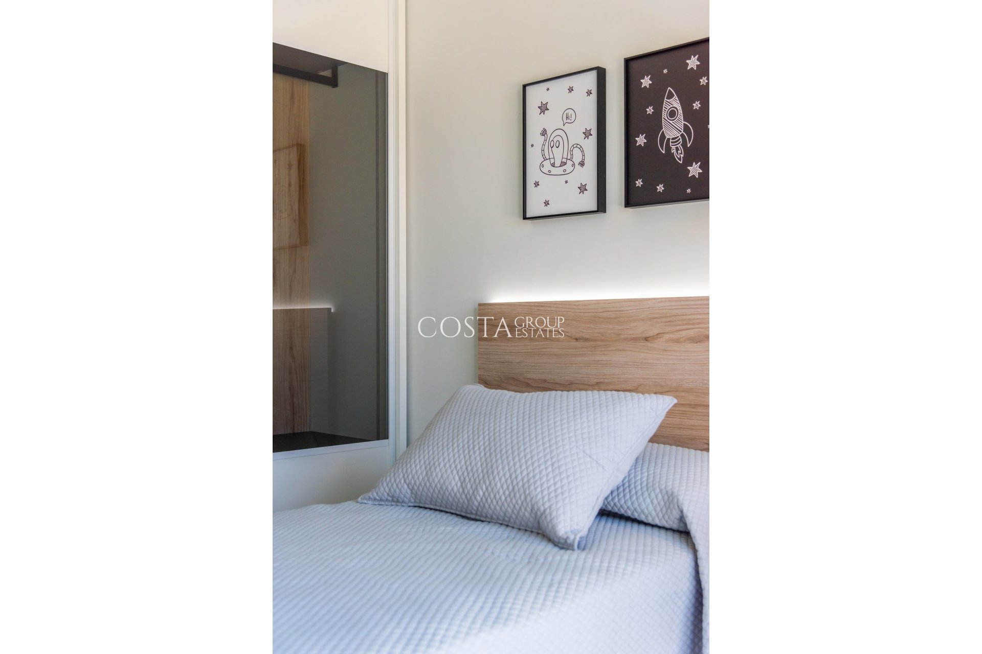 Neue Gebäude - Villa -
La Finca Golf