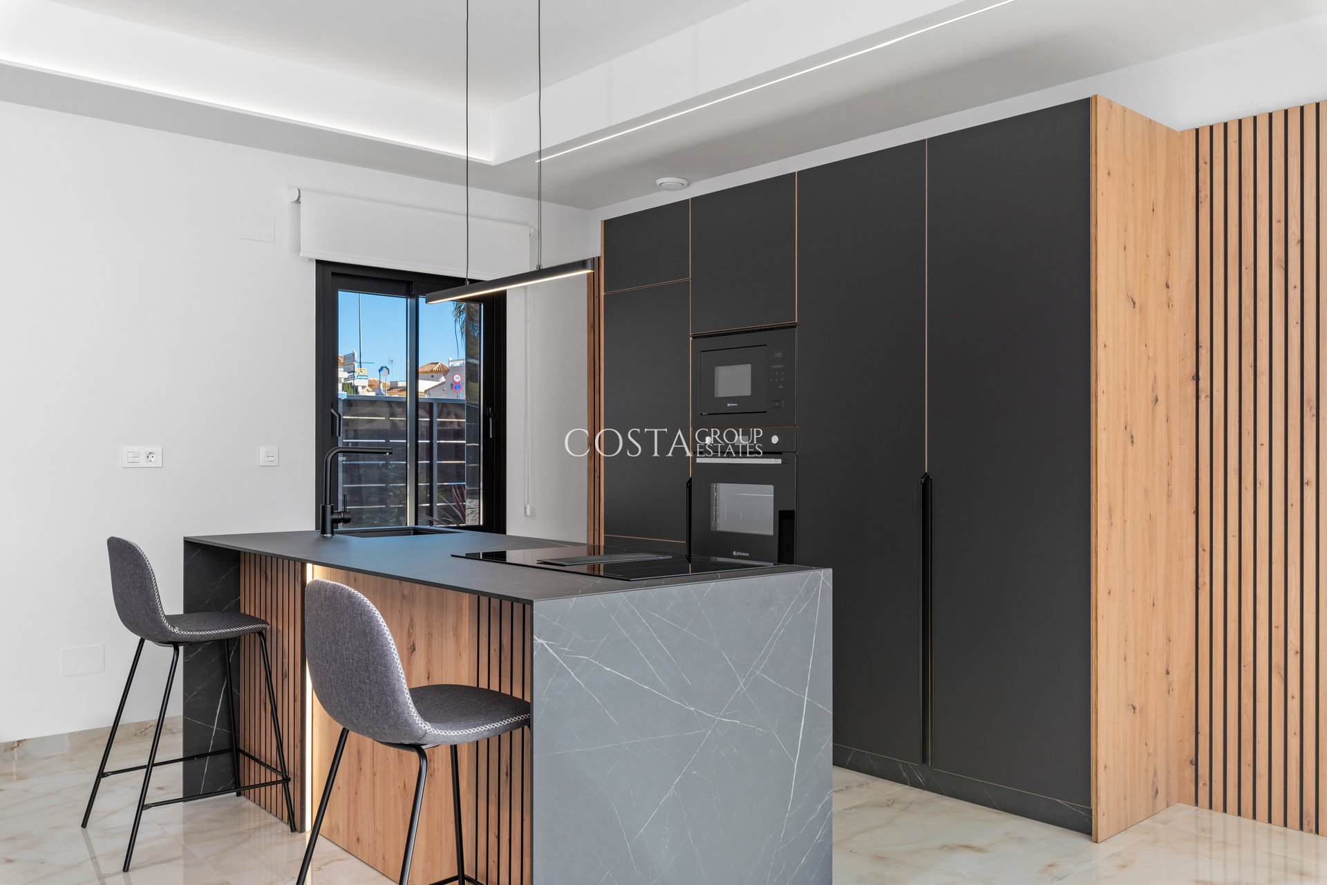 Neue Gebäude - Villa -
La Finca Golf