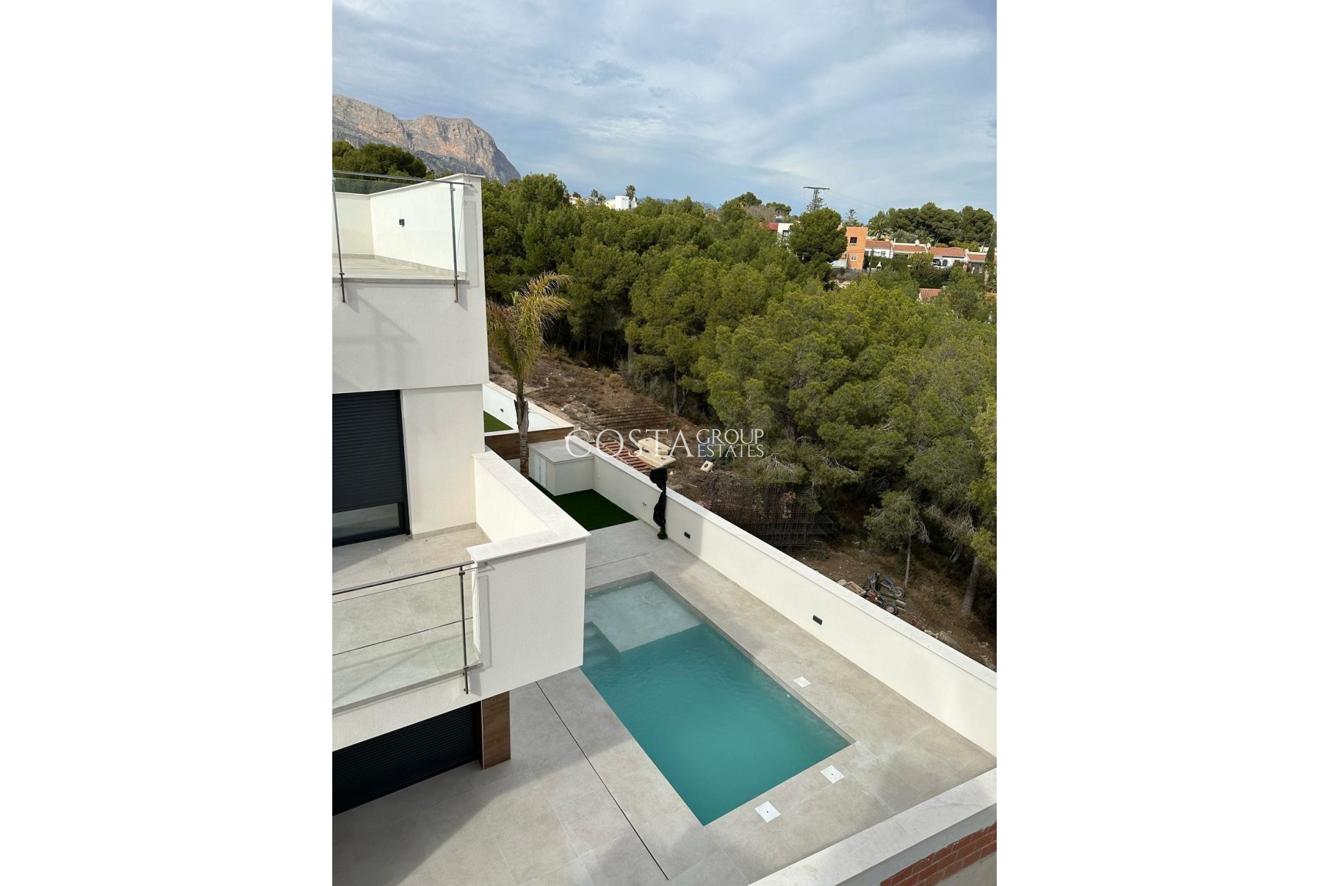 Neue Gebäude - Villa -
La Nucía - Urb. Don Mar