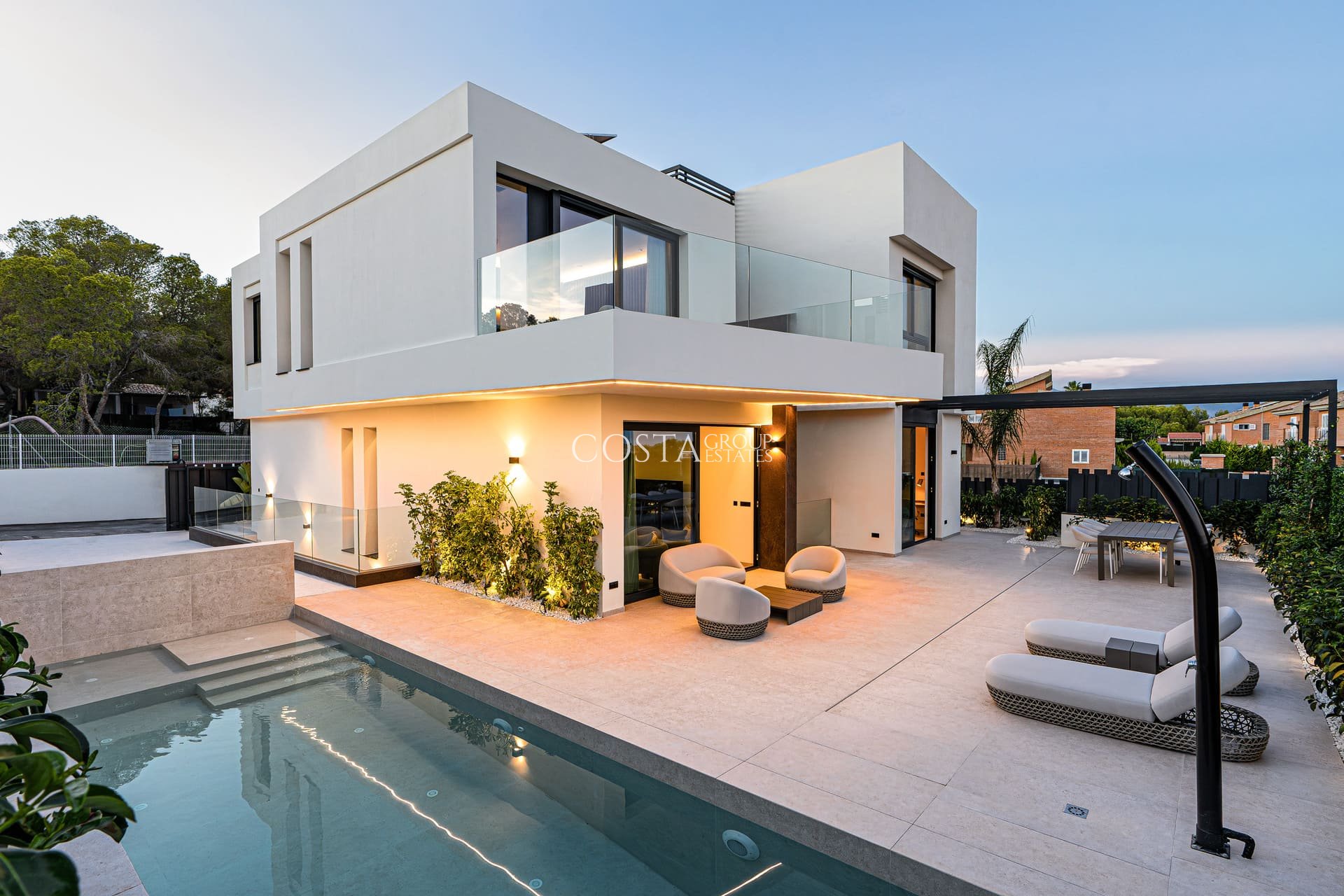 Neue Gebäude - Villa -
La Nucía