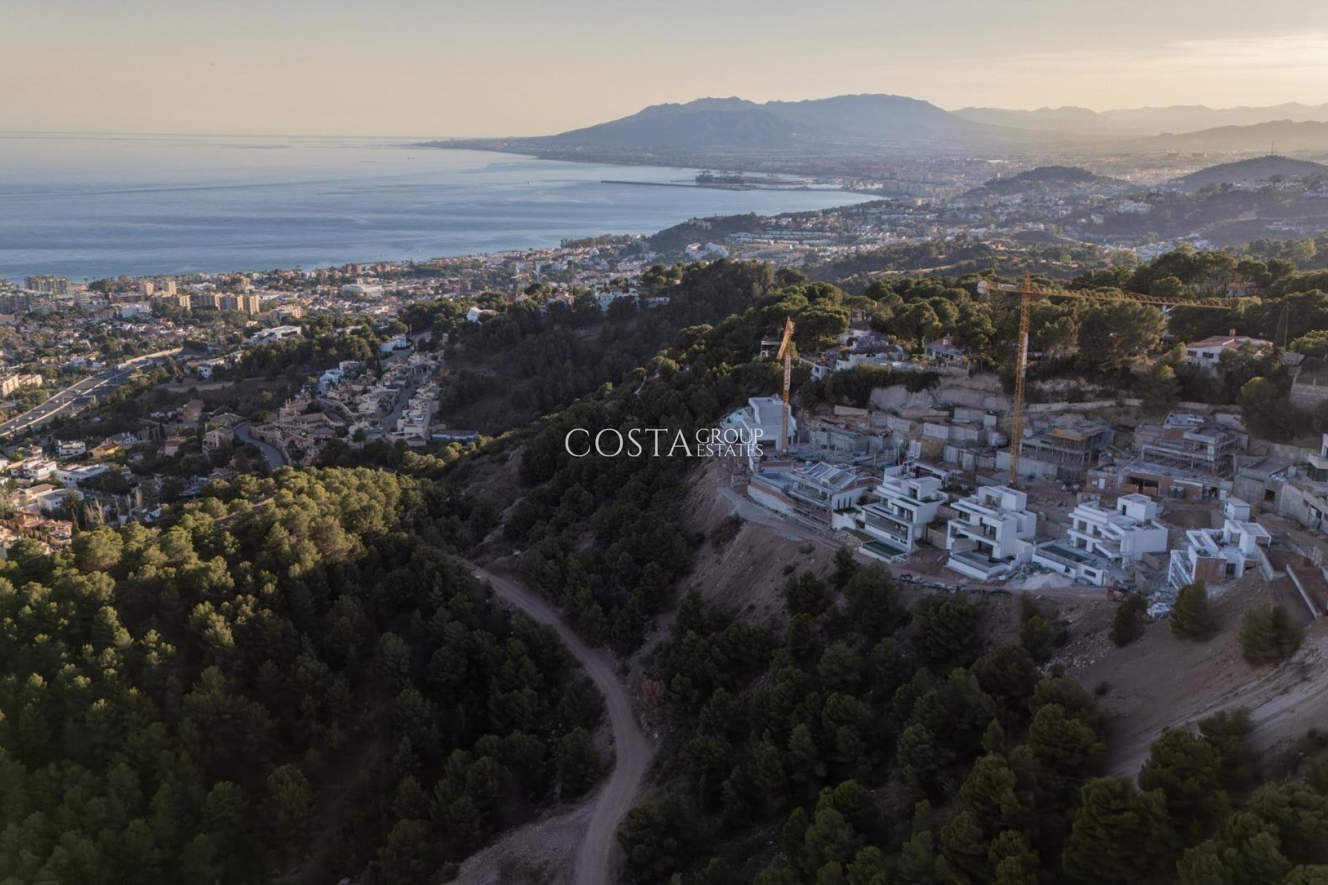Neue Gebäude - Villa -
Málaga - Málaga Este