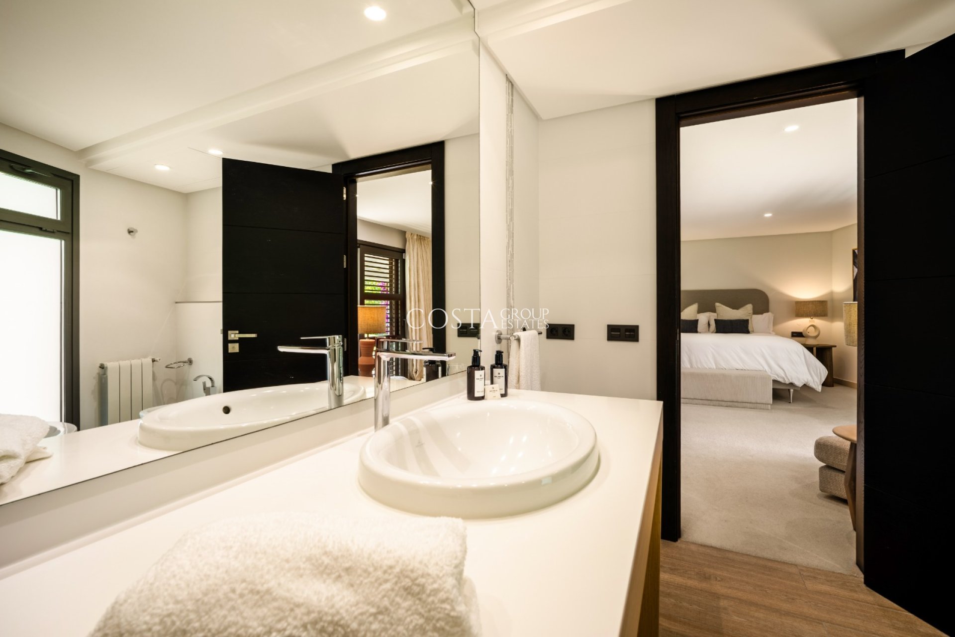 Neue Gebäude - Villa -
Marbella