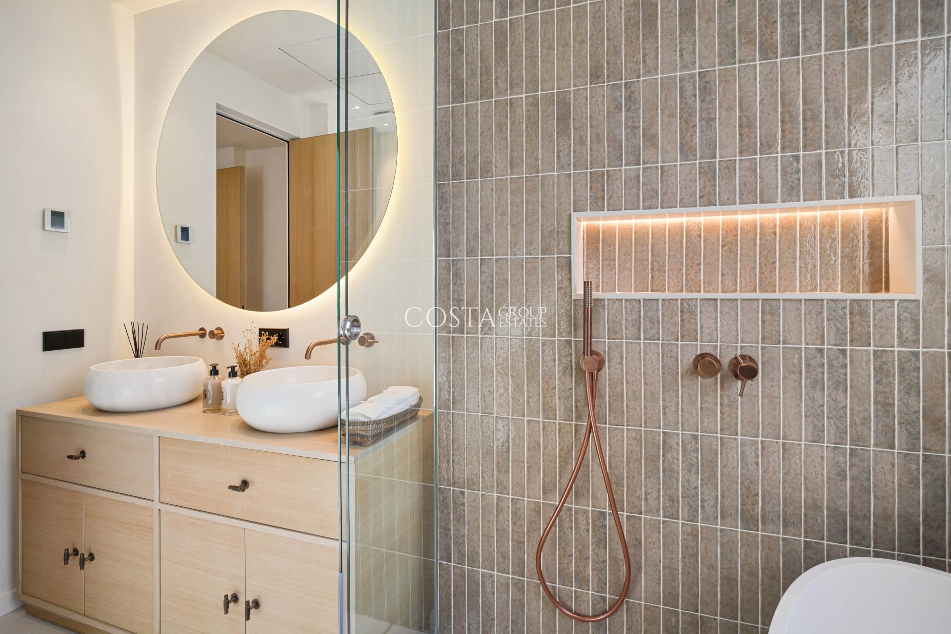 Neue Gebäude - Villa -
Marbella