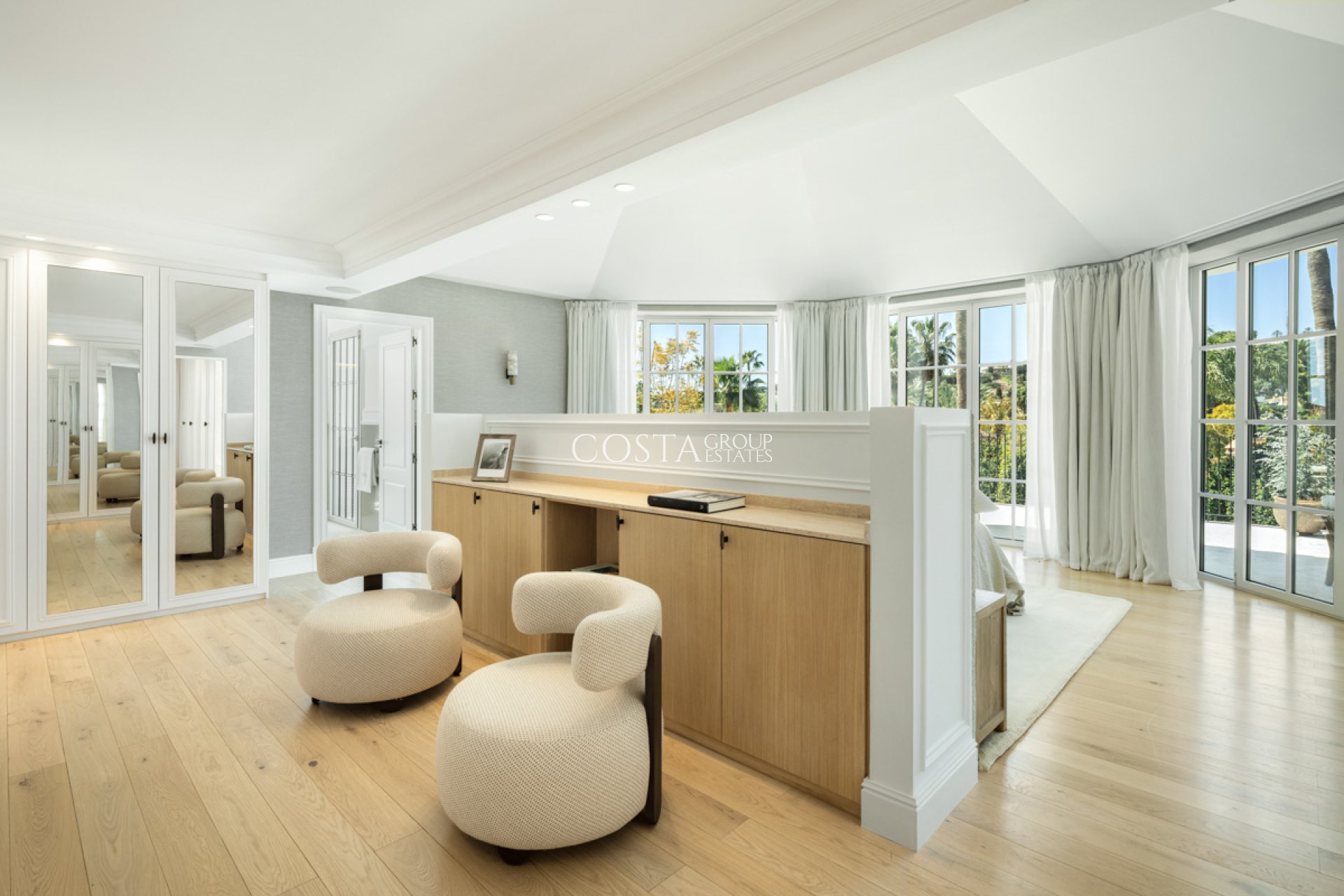 Neue Gebäude - Villa -
Marbella
