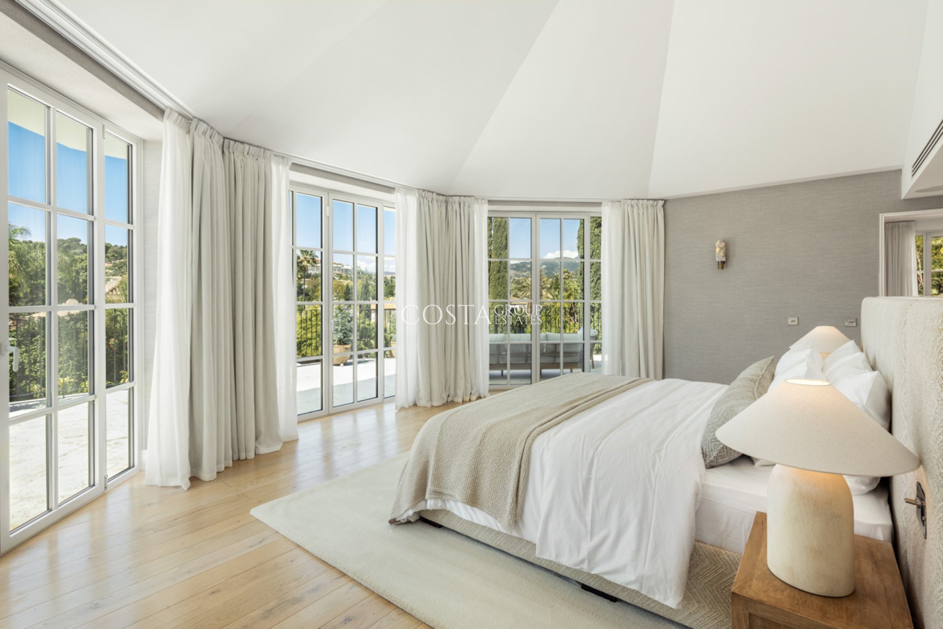 Neue Gebäude - Villa -
Marbella