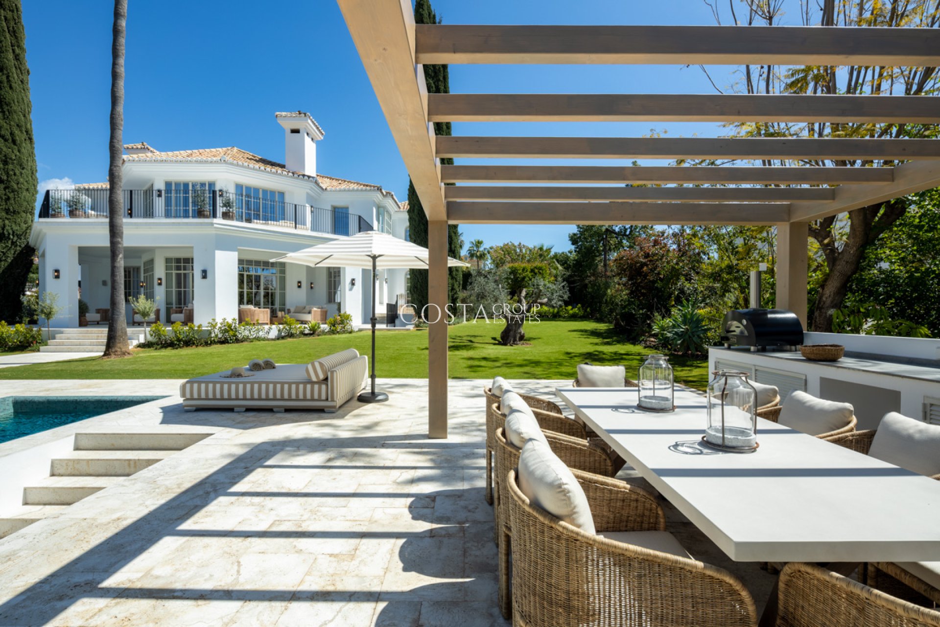 Neue Gebäude - Villa -
Marbella
