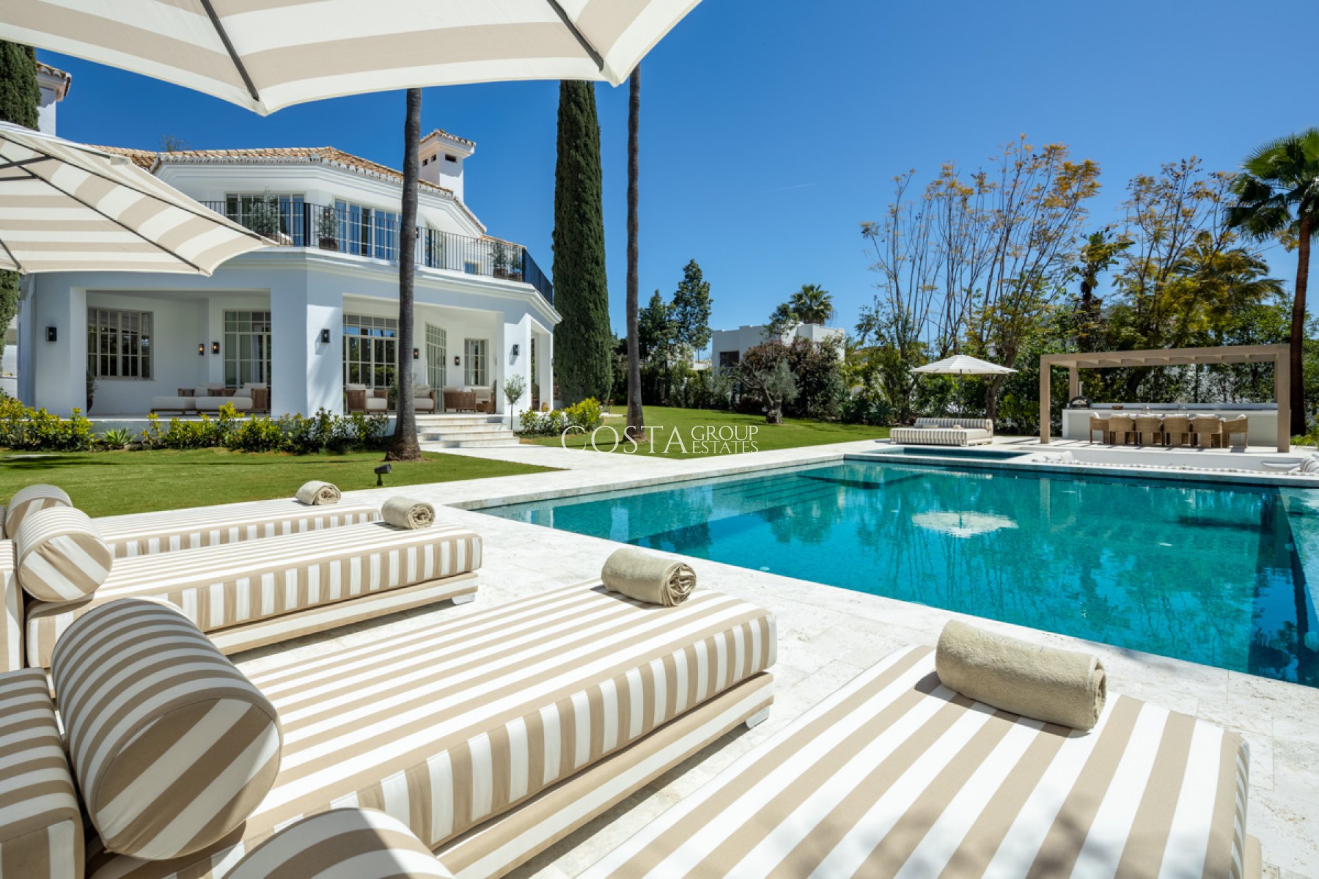 Neue Gebäude - Villa -
Marbella