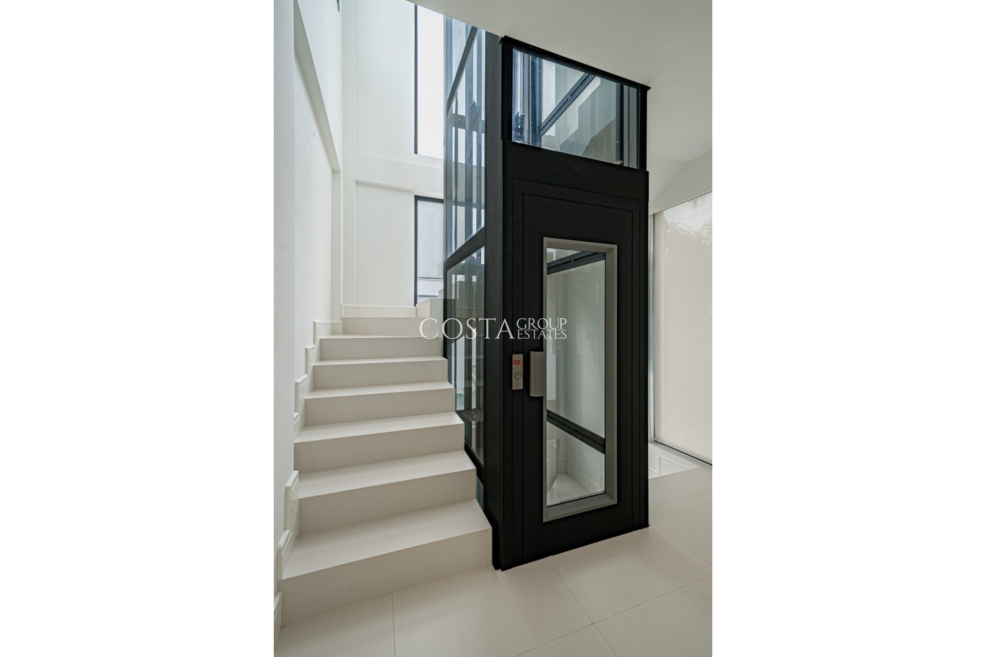 Neue Gebäude - Villa -
Marbella