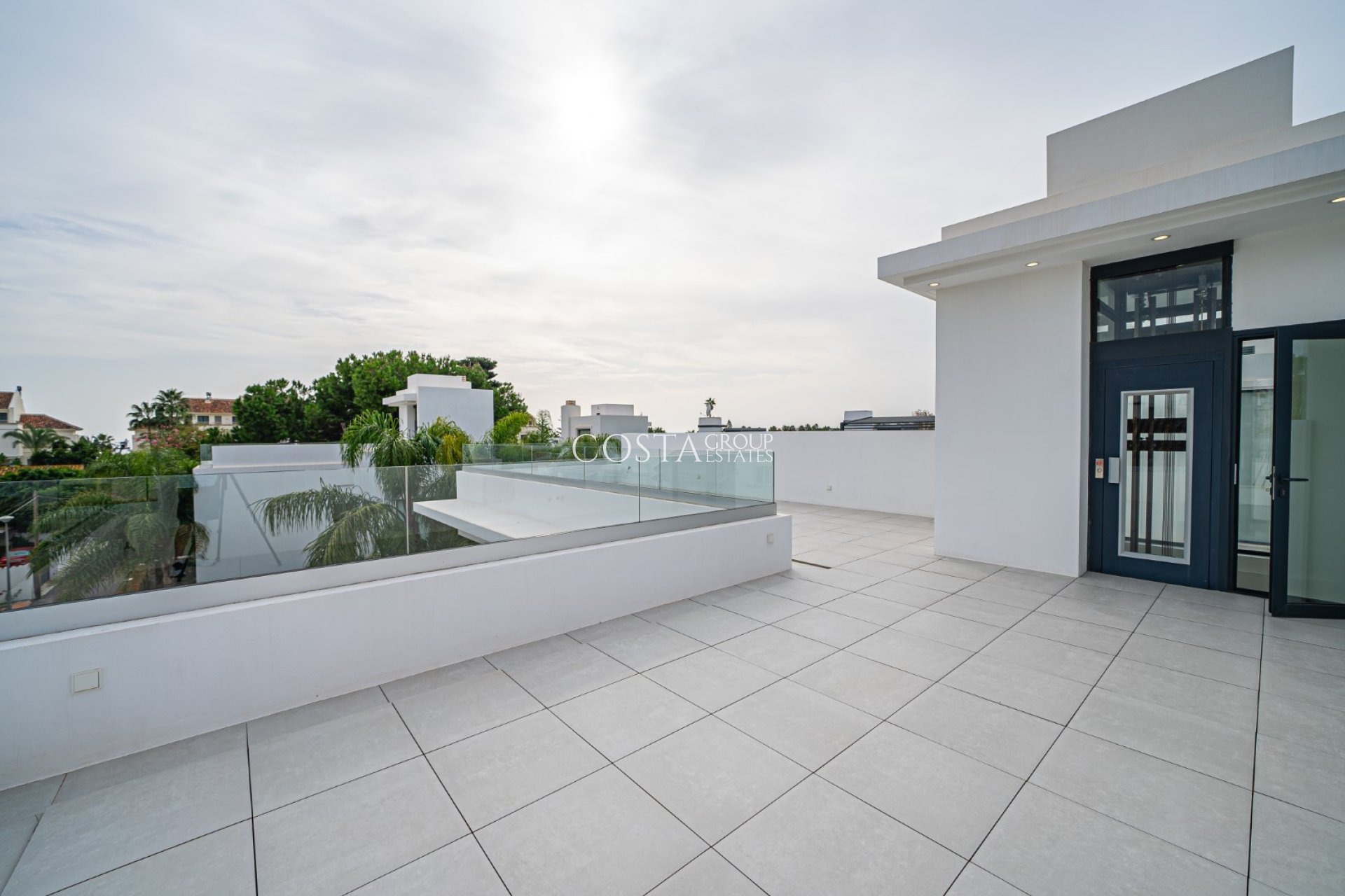 Neue Gebäude - Villa -
Marbella