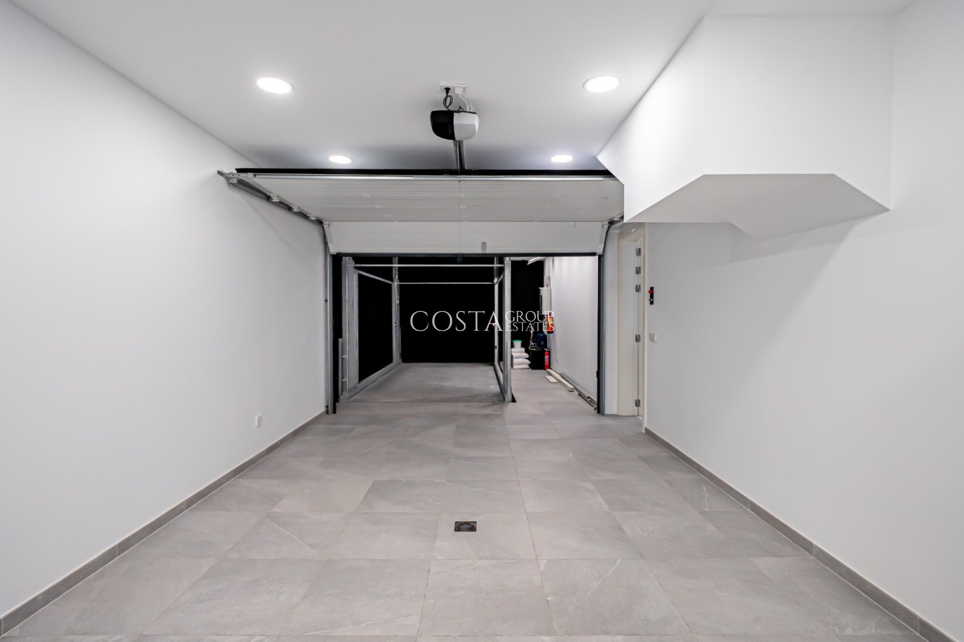 Neue Gebäude - Villa -
Marbella