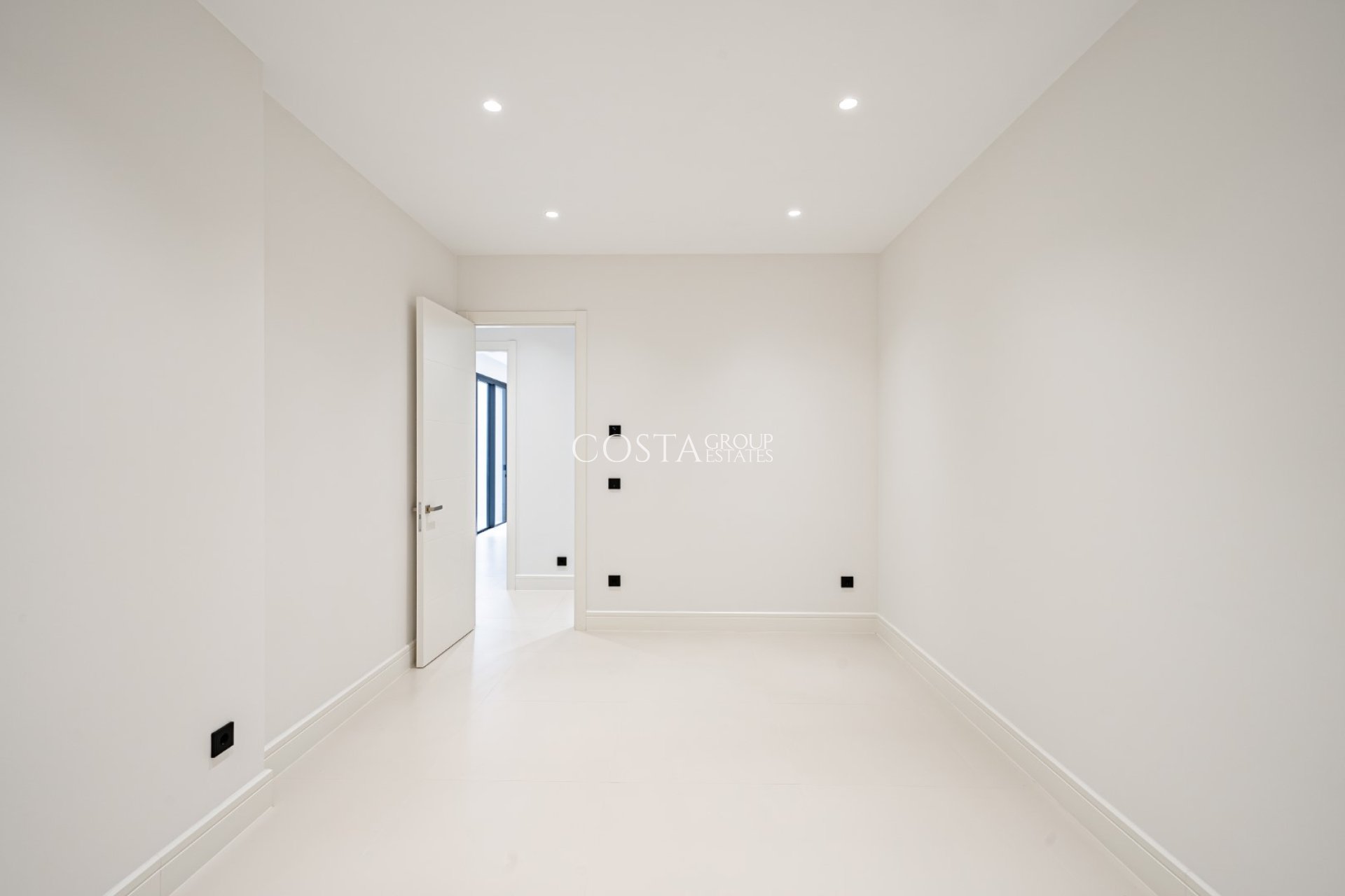 Neue Gebäude - Villa -
Marbella