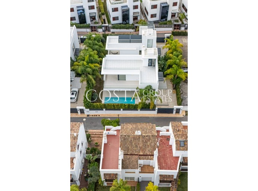 Neue Gebäude - Villa -
Marbella