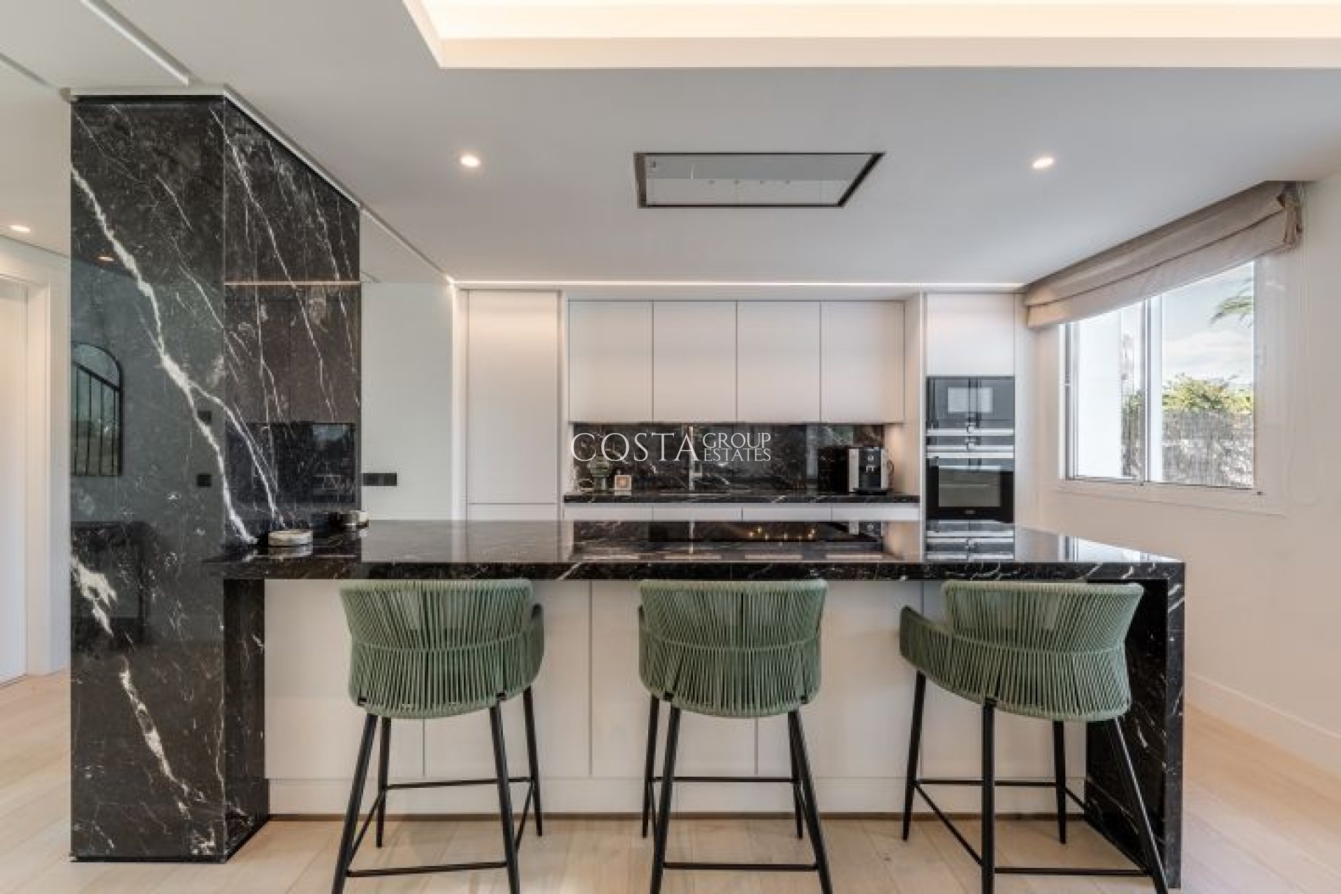 Neue Gebäude - Villa -
Marbella