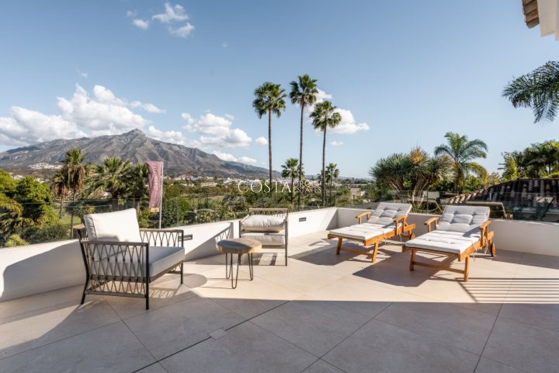 Neue Gebäude - Villa -
Marbella