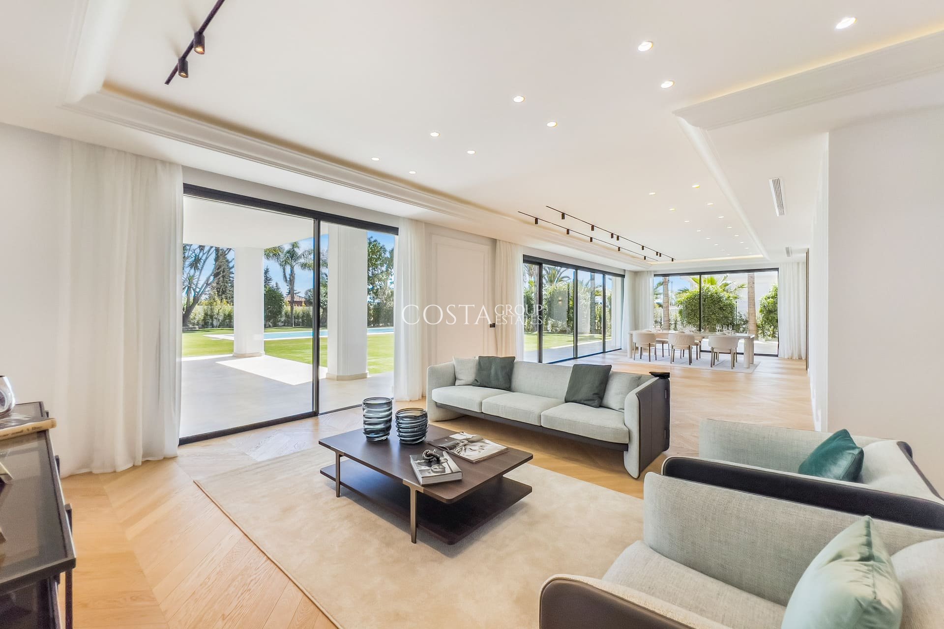 Neue Gebäude - Villa -
Marbella