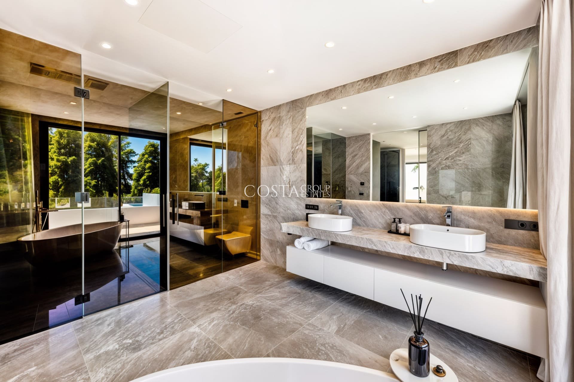 Neue Gebäude - Villa -
Marbella