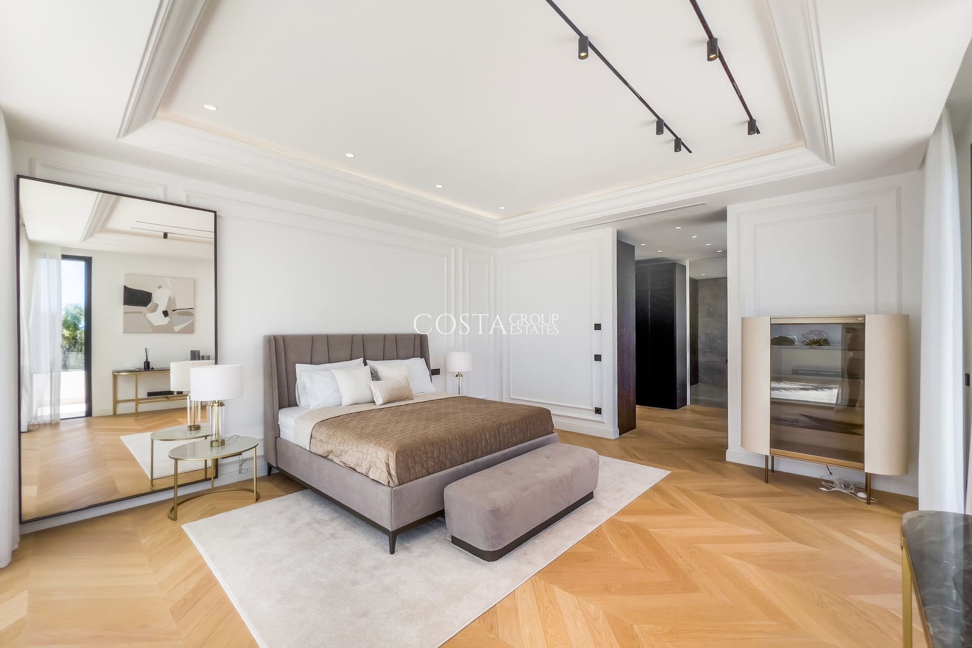 Neue Gebäude - Villa -
Marbella