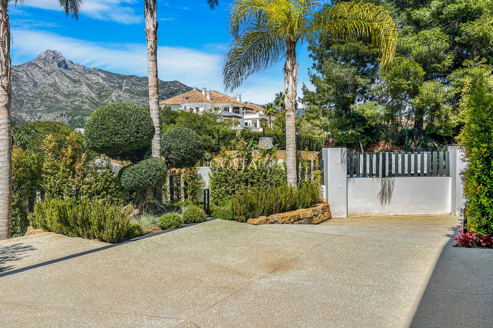 Neue Gebäude - Villa -
Marbella