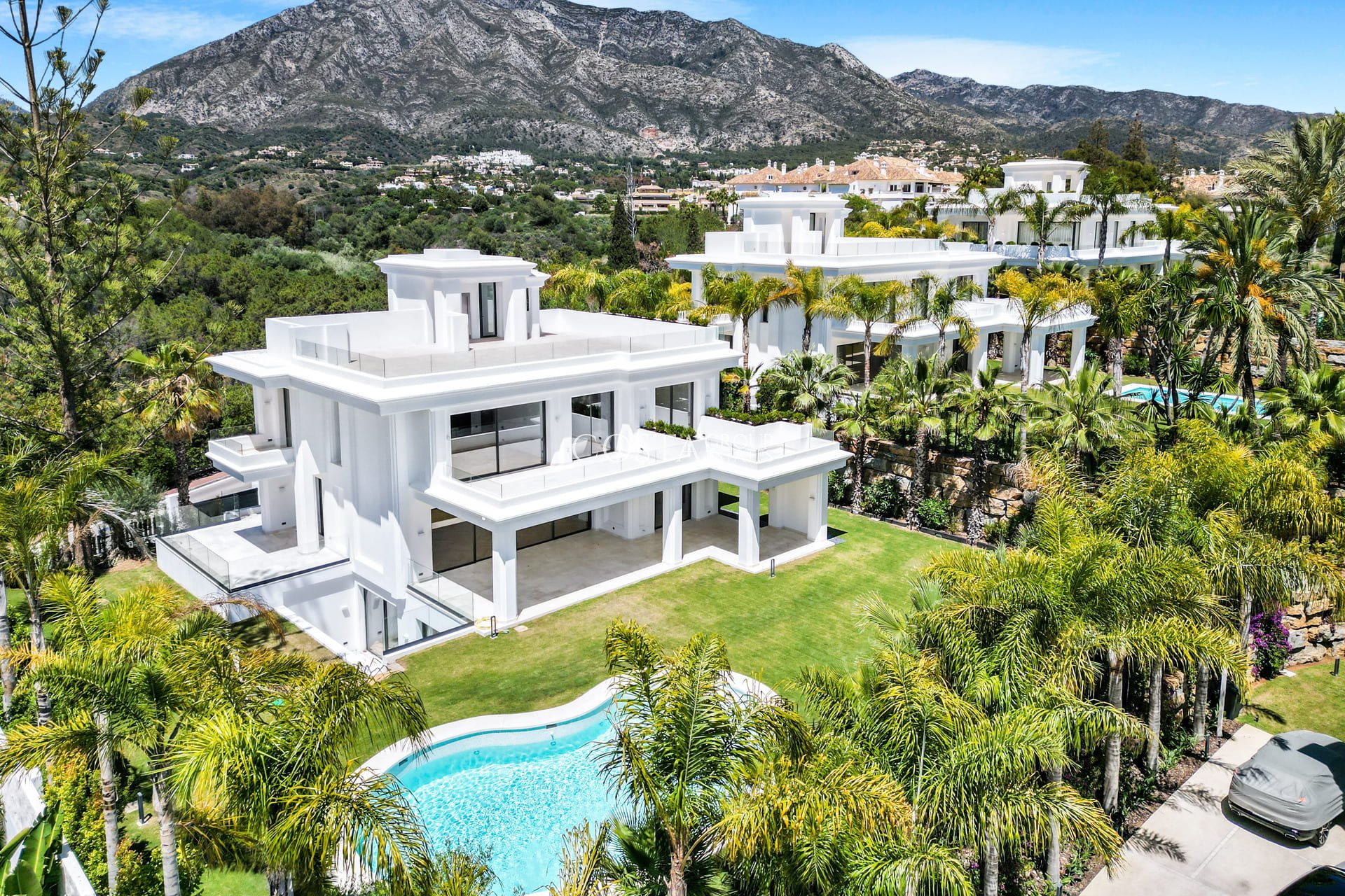 Neue Gebäude - Villa -
Marbella
