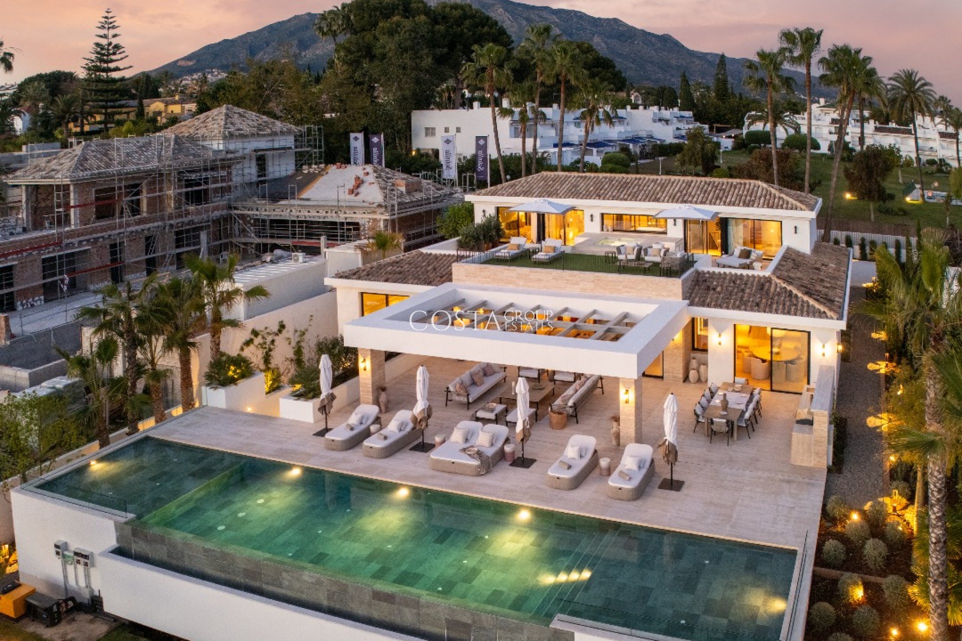 Neue Gebäude - Villa -
Marbella