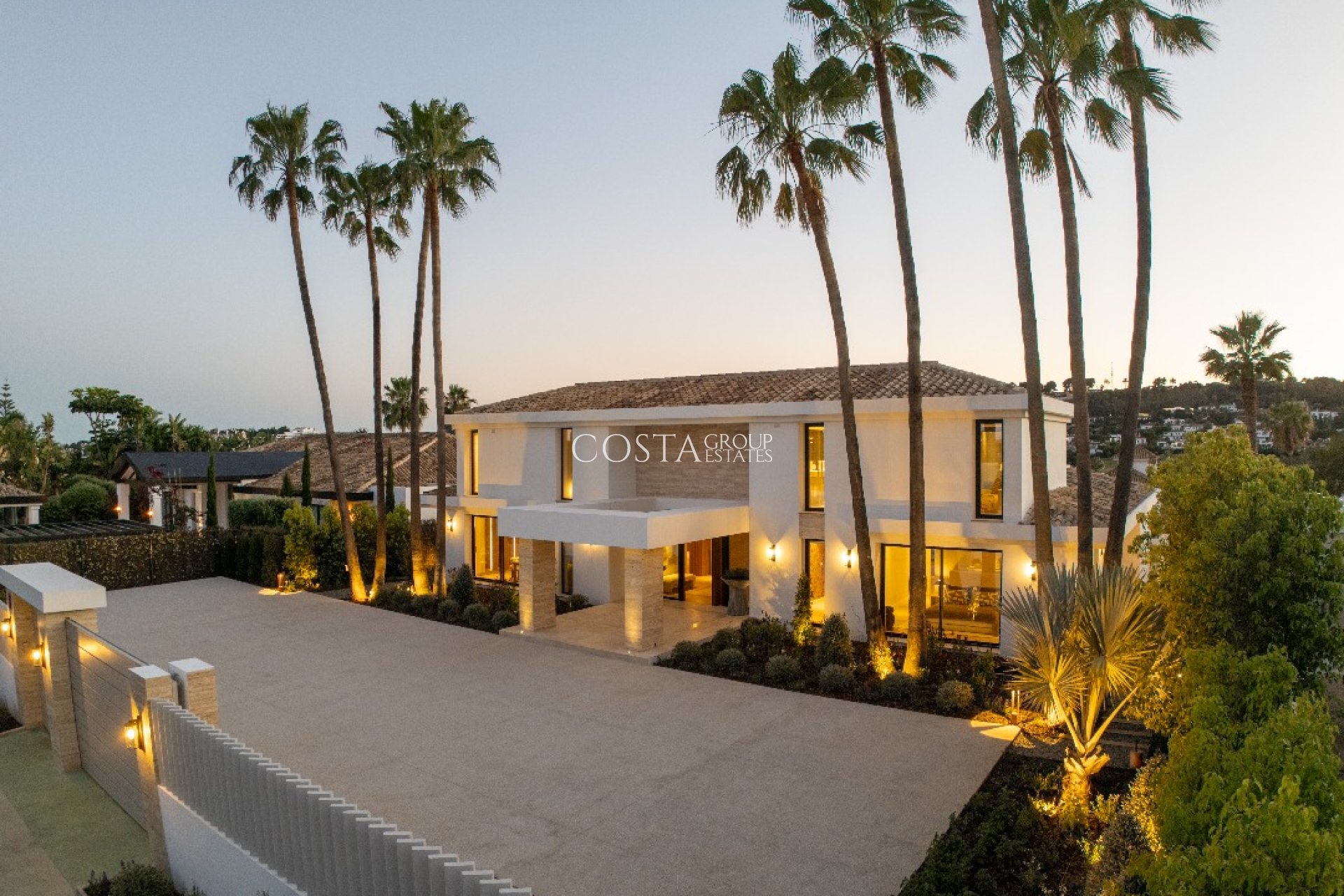 Neue Gebäude - Villa -
Marbella