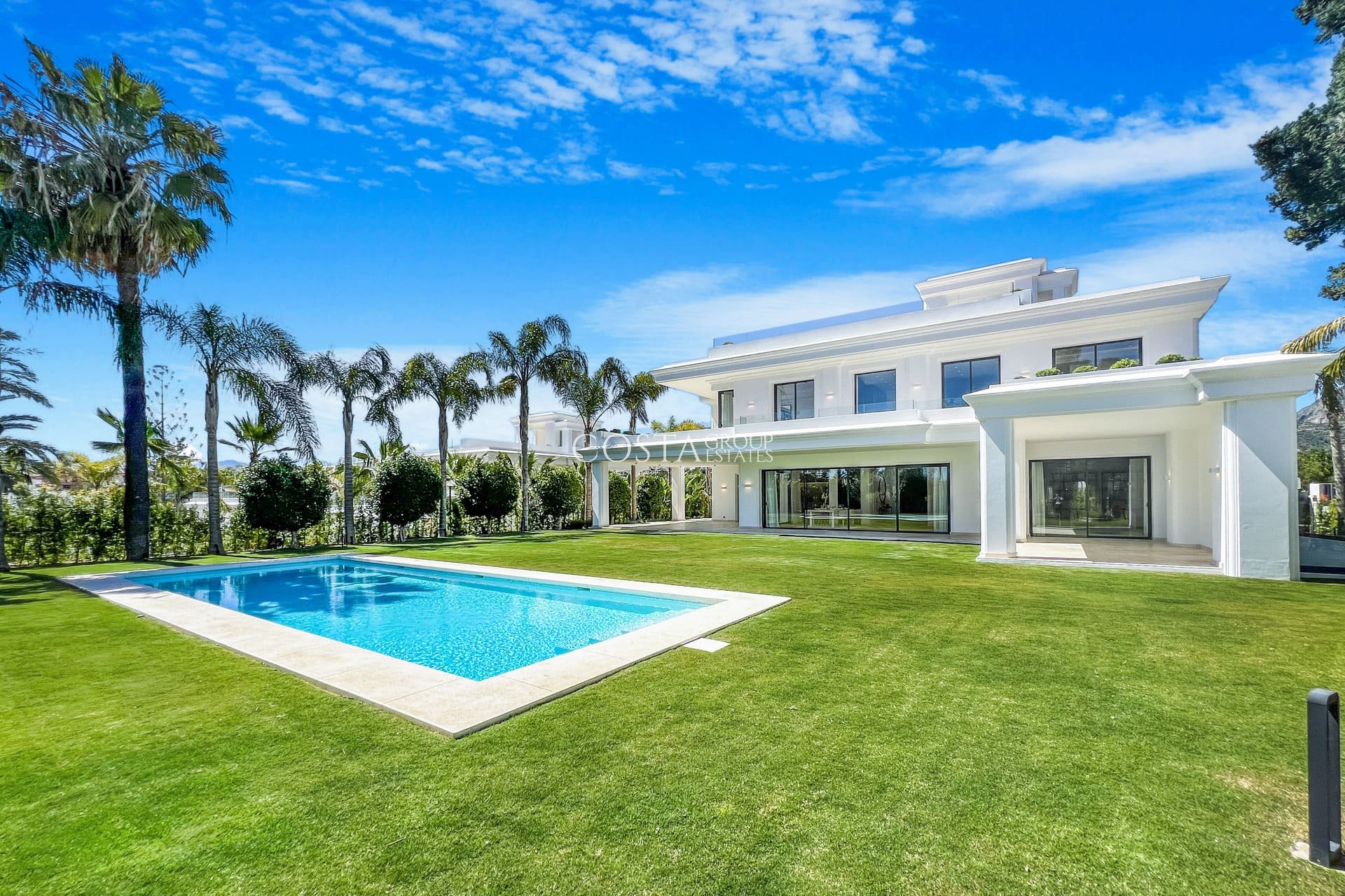 Neue Gebäude - Villa -
Marbella