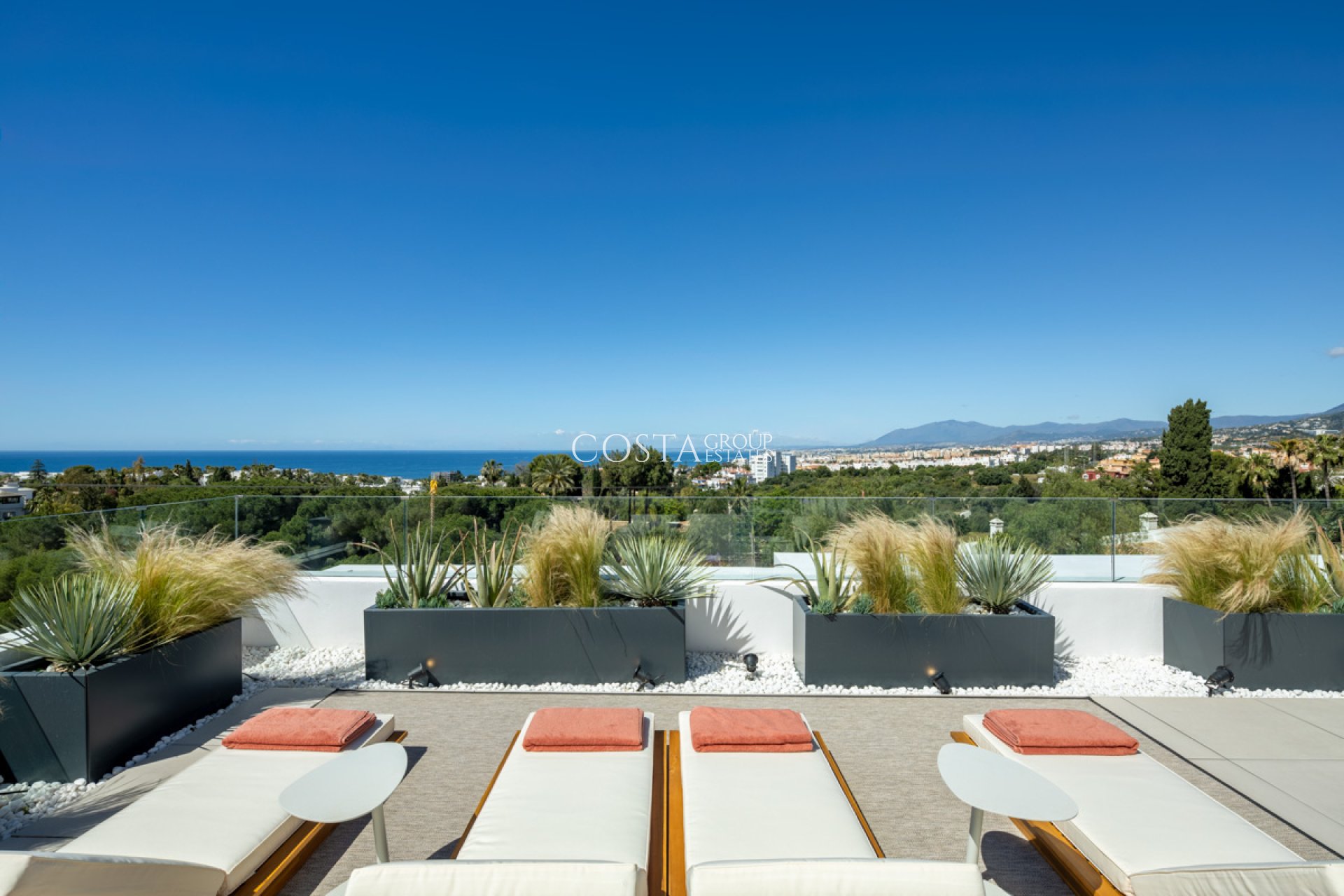 Neue Gebäude - Villa -
Marbella