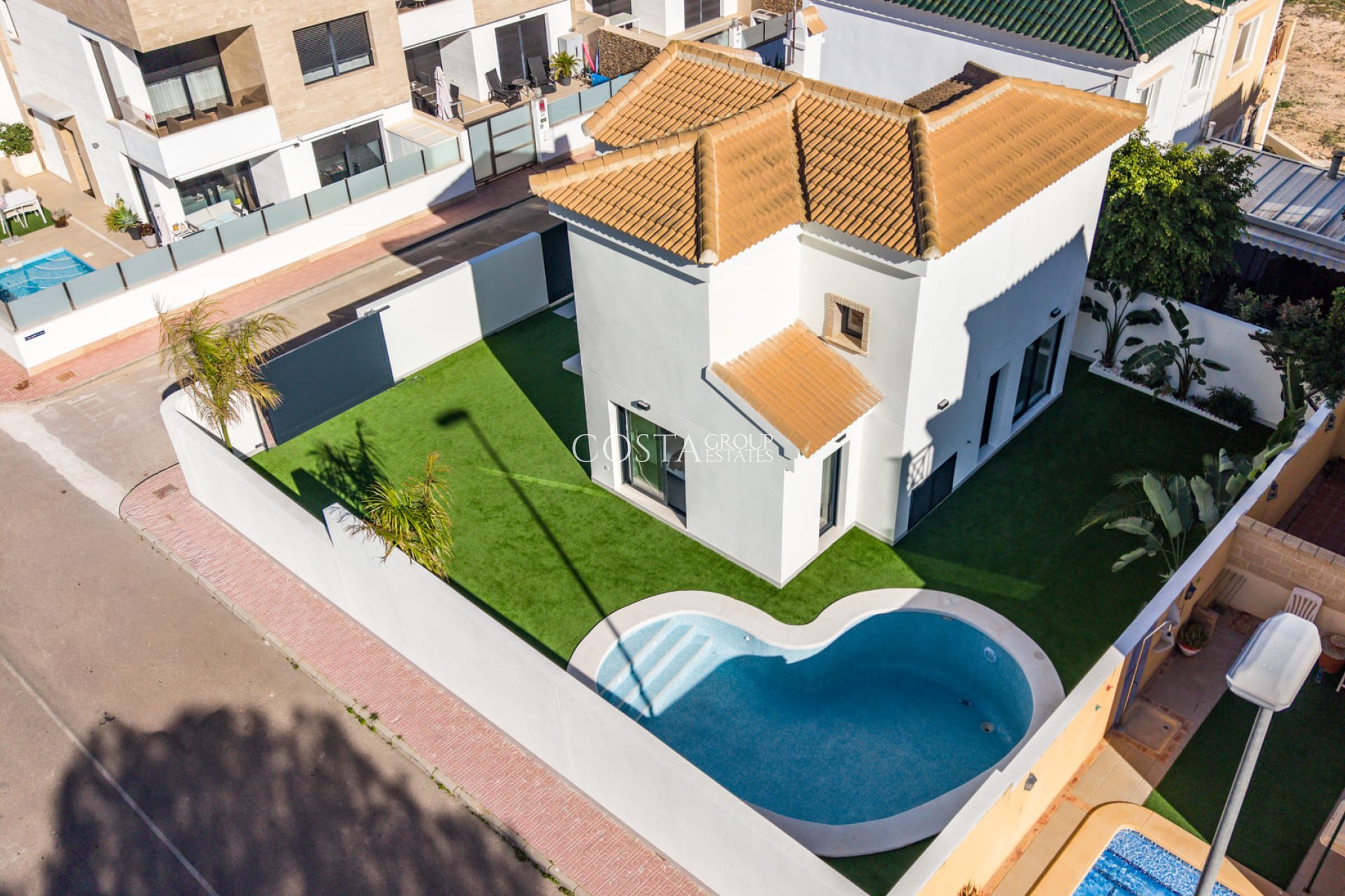 Neue Gebäude - Villa -
Orihuela Costa